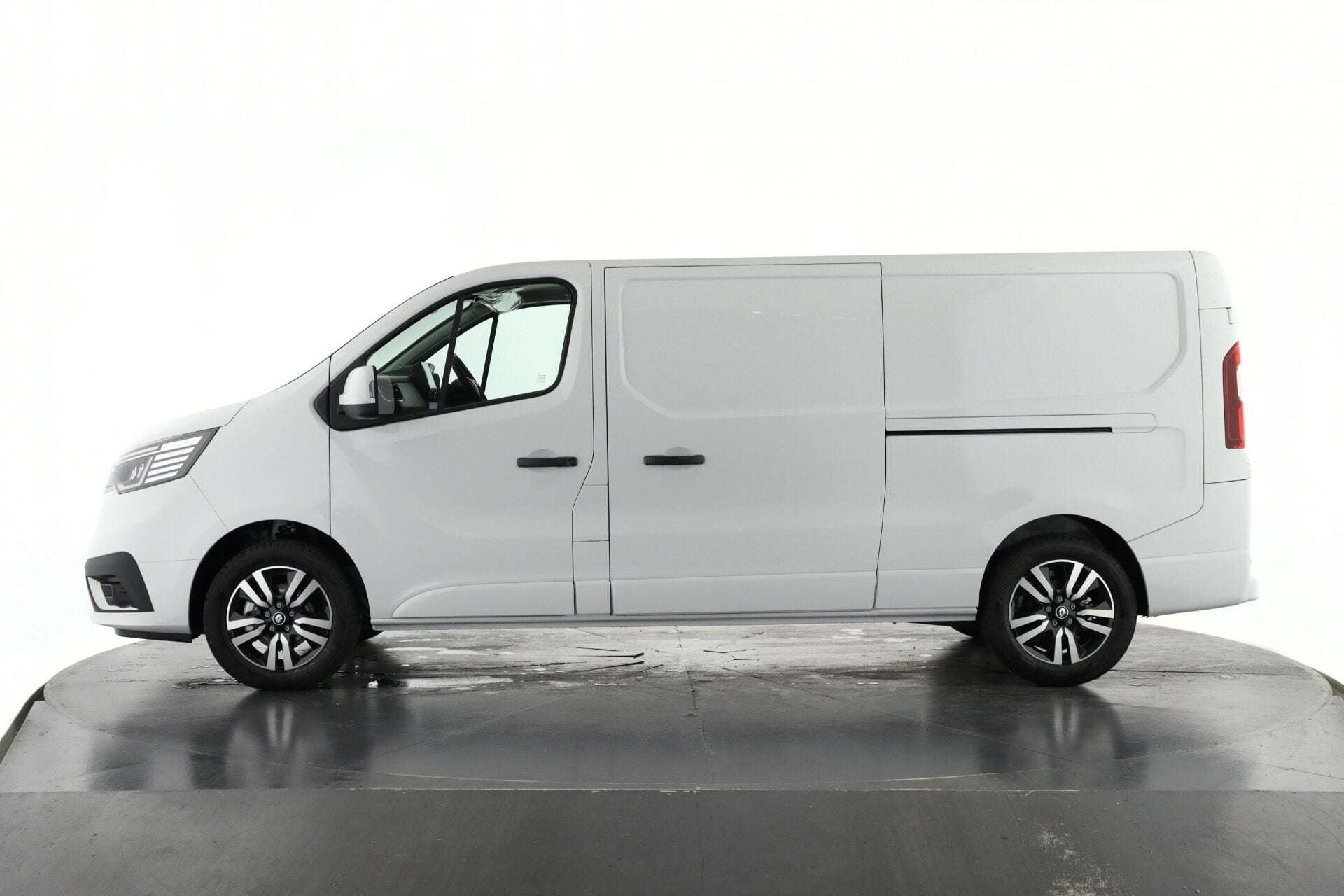 2025 RENAULT TRAFIC 2025 RENAULT TRAFIC