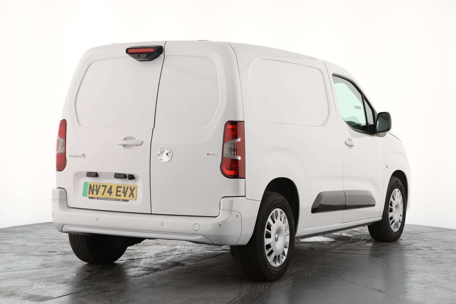 A 2024 VAUXHALL COMBO 100kW Pro 52kWh H1 Van Auto A 2024 VAUXHALL COMBO 100kW Pro 52kWh H1 Van Auto