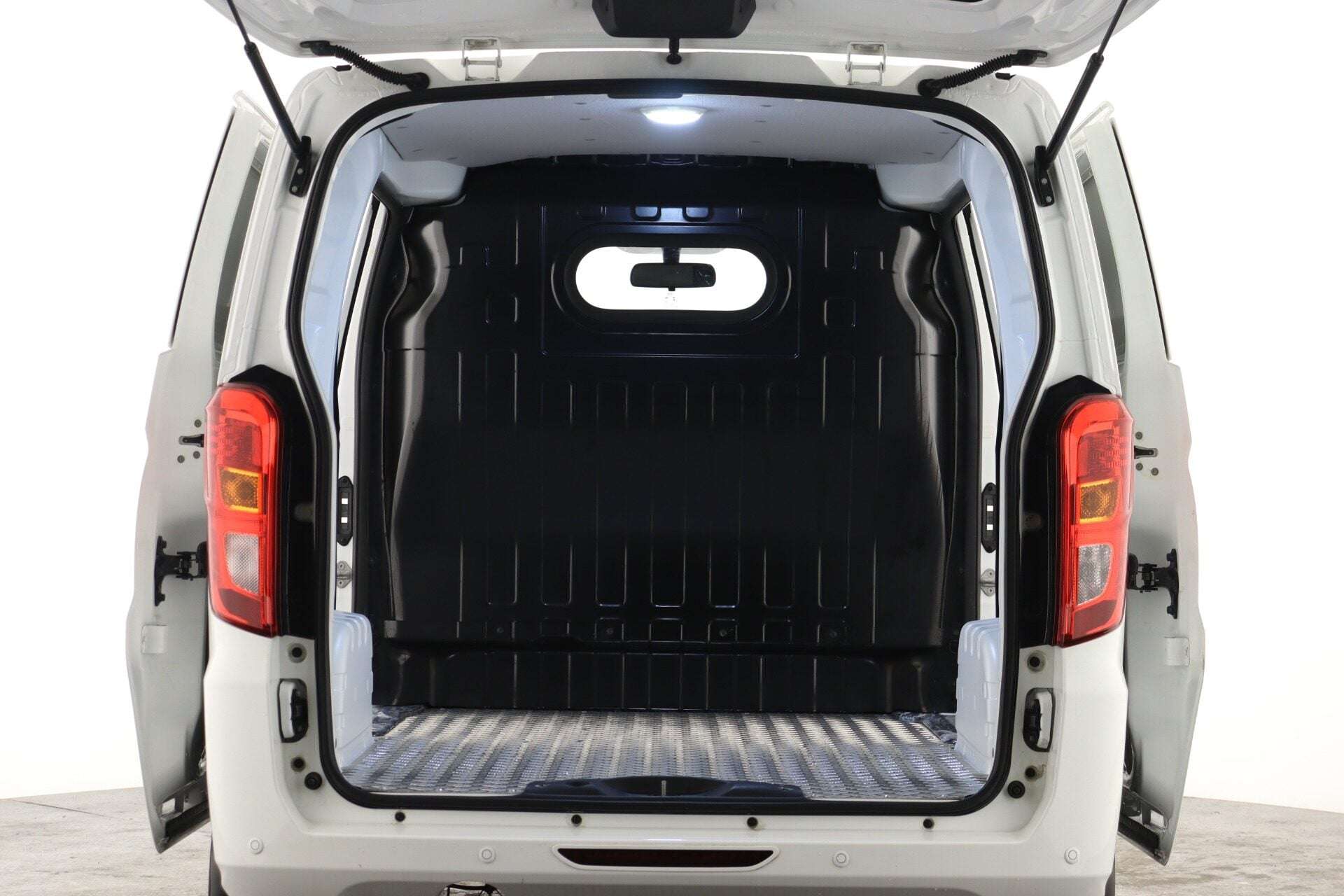 A 2024 BYD ETP3 Byd Etp3 Ev 70kW Active 45kWh A 2024 BYD ETP3 Byd Etp3 Ev 70kW Active 45kWh