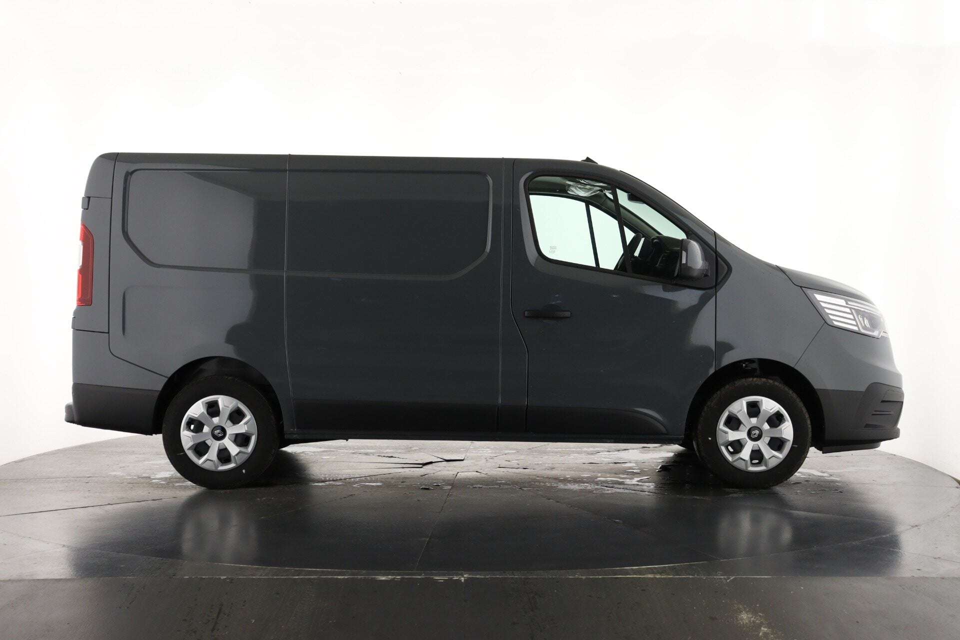 2025 RENAULT TRAFIC 2025 RENAULT TRAFIC