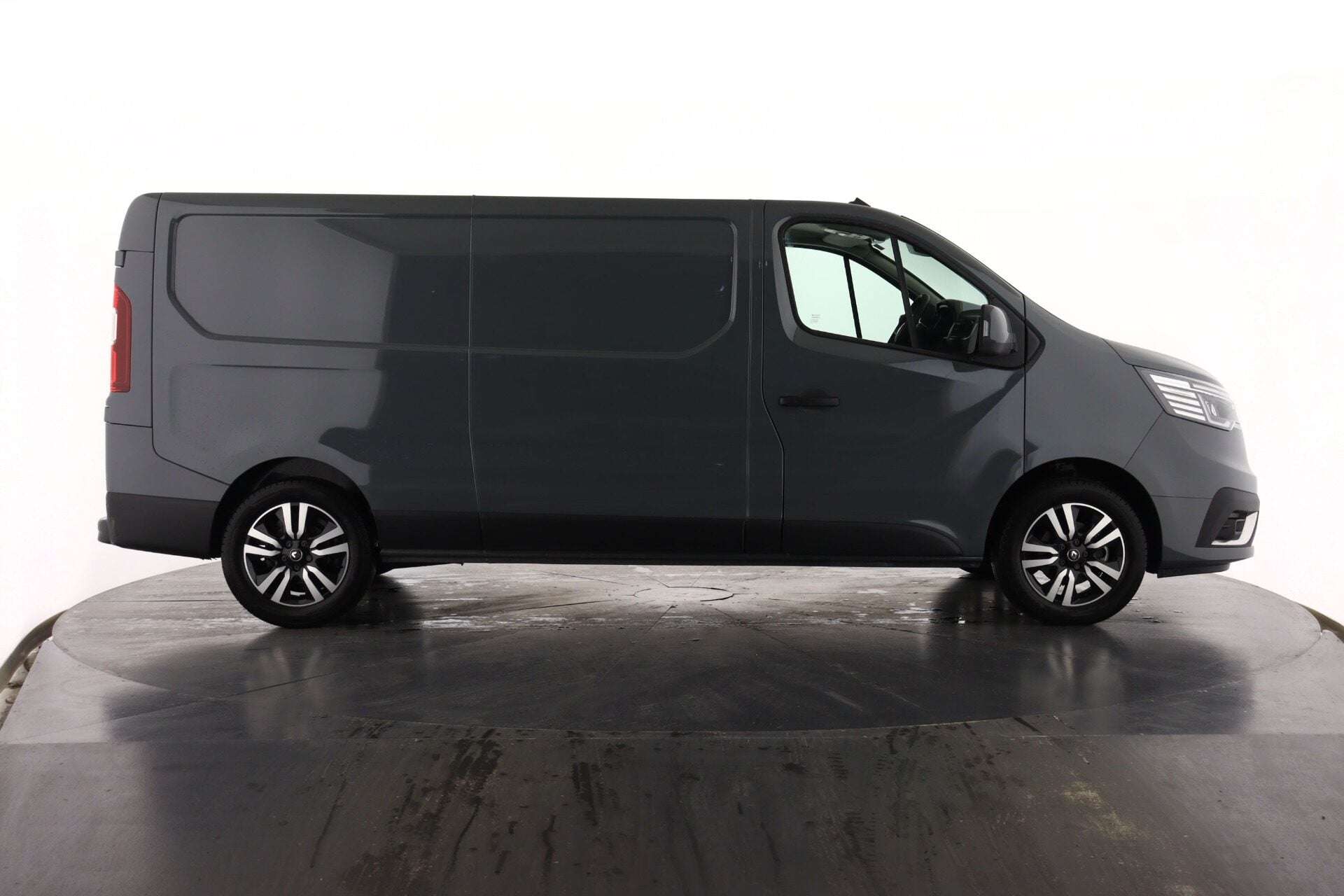 2025 RENAULT TRAFIC 2025 RENAULT TRAFIC