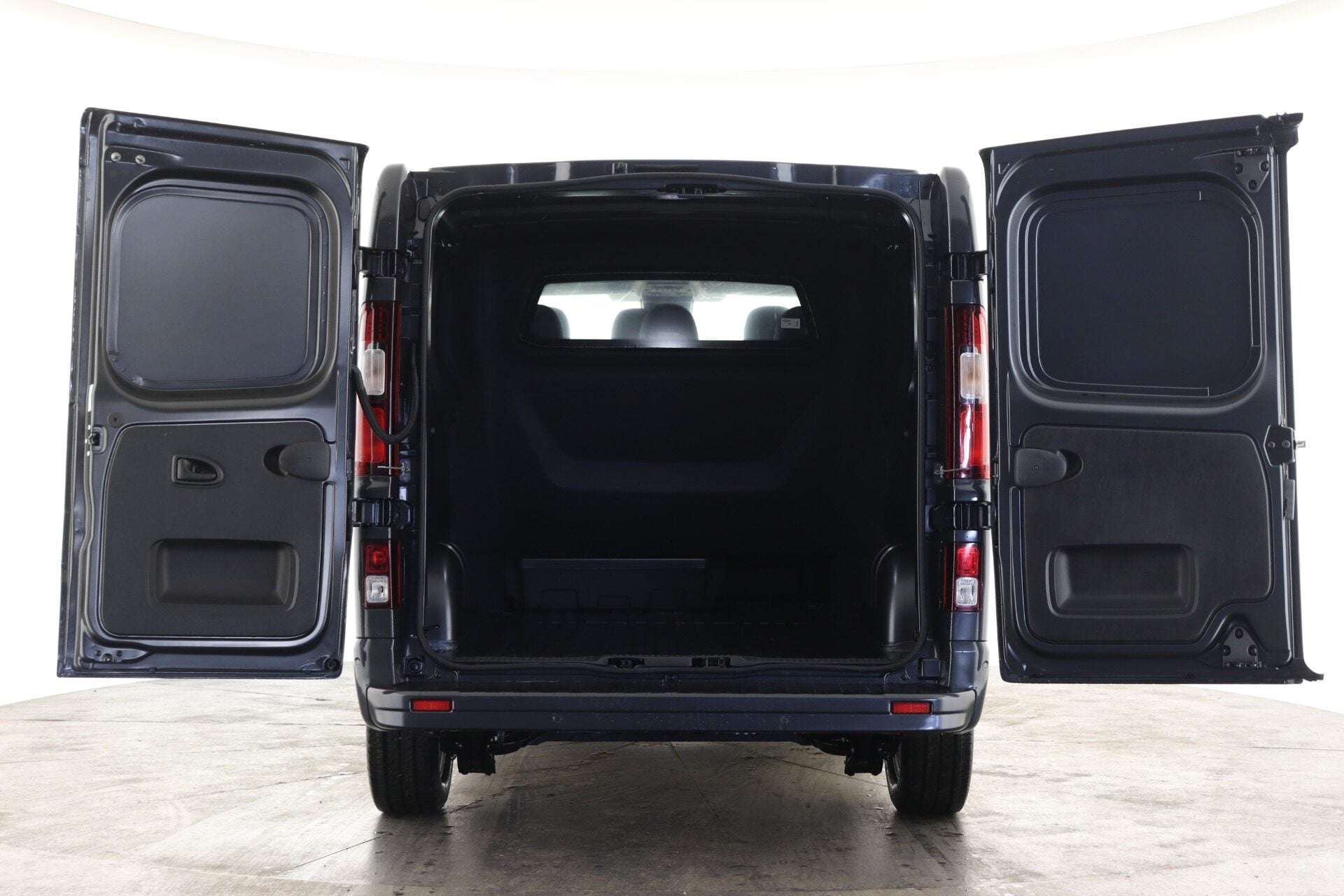 A 2026 RENAULT TRAFIC LL30 Blue dCi 150 Extra MY26 Crew Van A 2026 RENAULT TRAFIC LL30 Blue dCi 150 Extra MY26 Crew Van