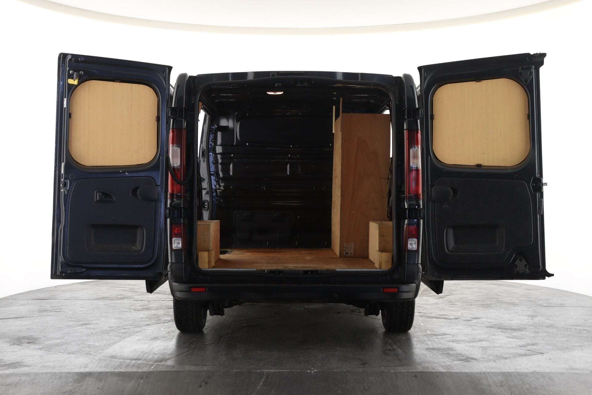 A 2022 RENAULT TRAFIC SL28 Blue dCi 150 Sport Van A 2022 RENAULT TRAFIC SL28 Blue dCi 150 Sport Van