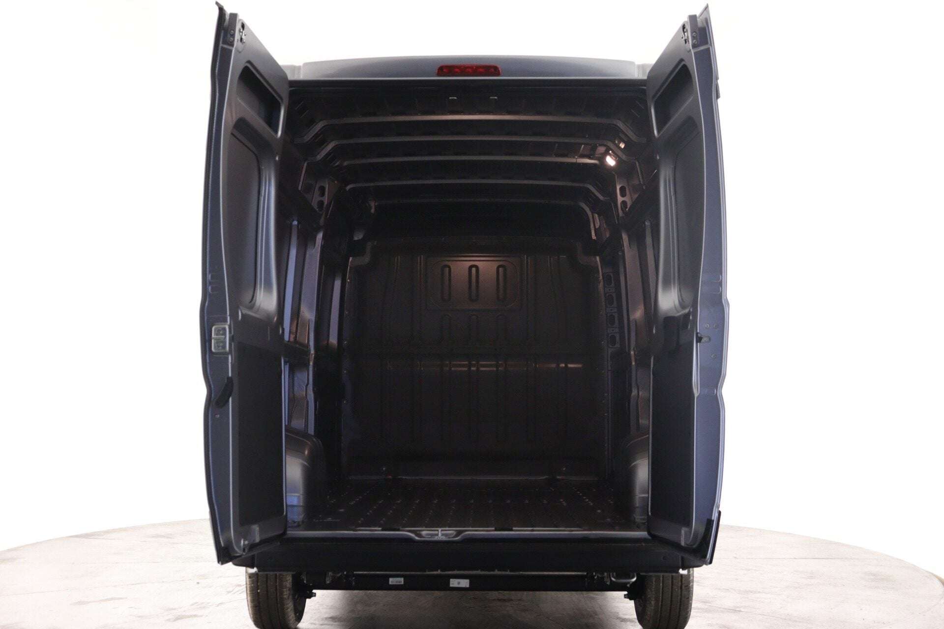 A 2026 PEUGEOT BOXER 335 L3H2 2.2 BlueHDi 140 Professional Auto A 2026 PEUGEOT BOXER 335 L3H2 2.2 BlueHDi 140 Professional Auto