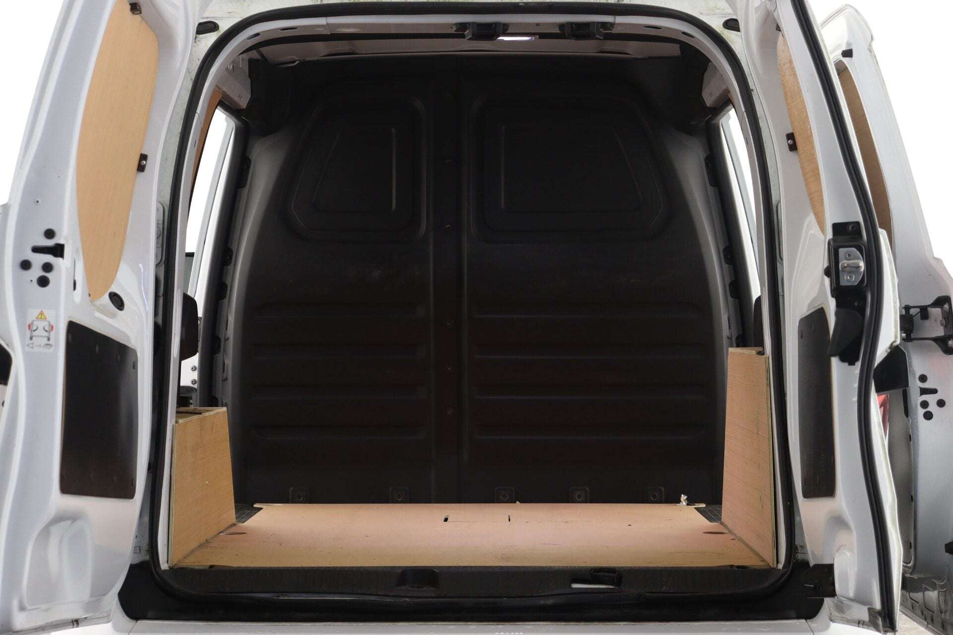 A 2023 NISSAN TOWNSTAR 90kW Tekna Van Auto 45kWh A 2023 NISSAN TOWNSTAR 90kW Tekna Van Auto 45kWh