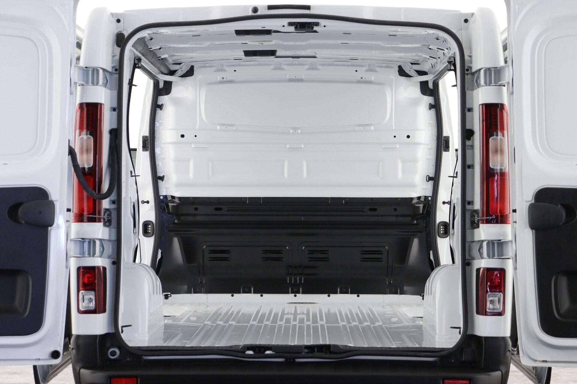 A 2025 RENAULT TRAFIC SL30 90kW 52kWh Advance DEMO A 2025 RENAULT TRAFIC SL30 90kW 52kWh Advance DEMO