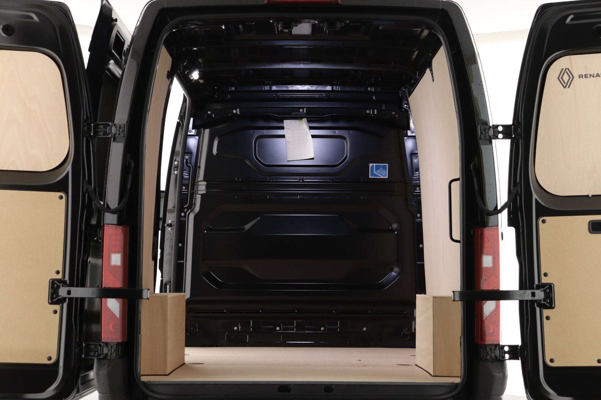 A 2026 RENAULT MASTER MM35 Blue dCi 130 Advance A 2026 RENAULT MASTER MM35 Blue dCi 130 Advance