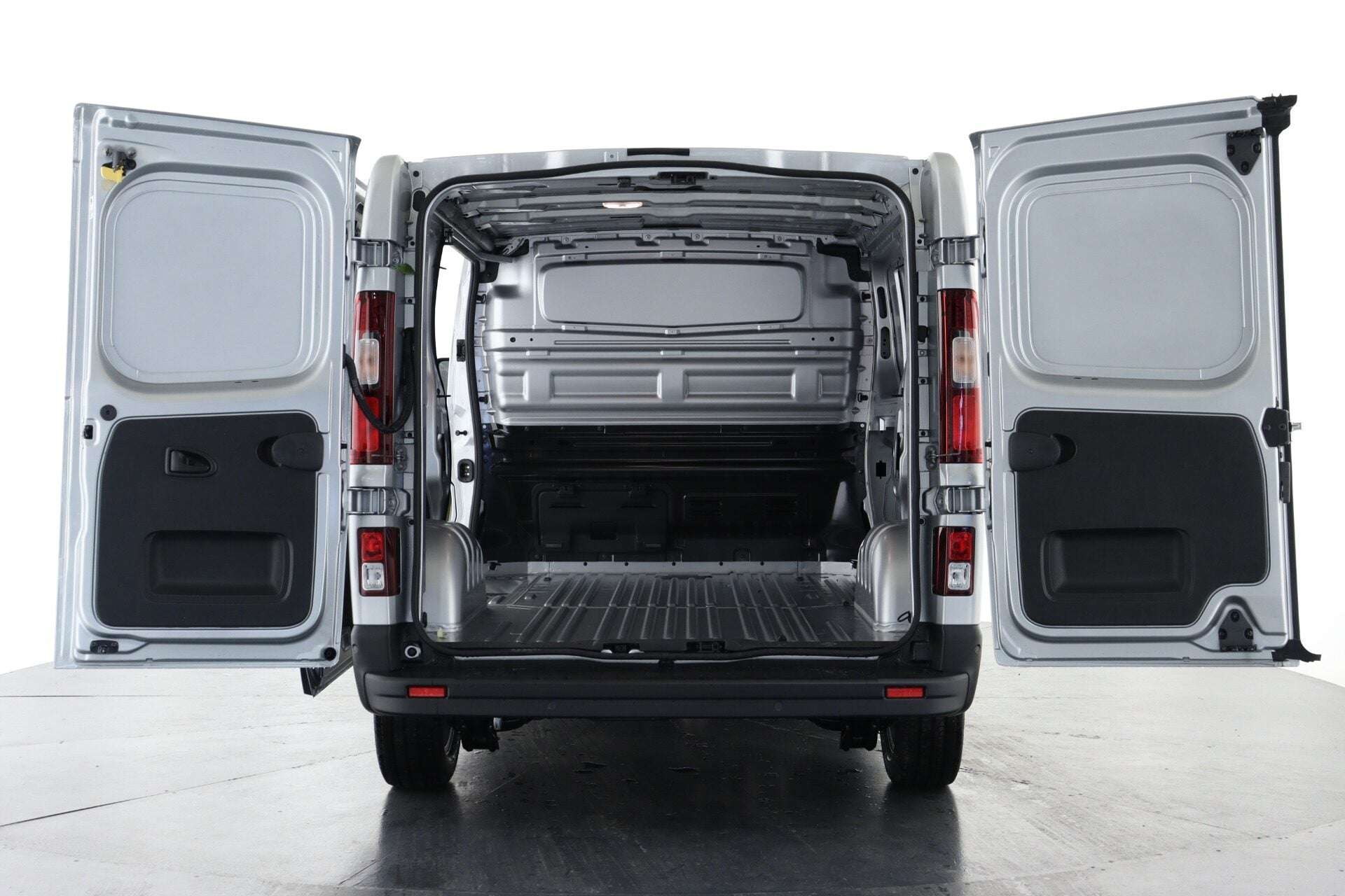 A 2026 RENAULT TRAFIC SL30 Blue dCi 130 Advance MY26 A 2026 RENAULT TRAFIC SL30 Blue dCi 130 Advance MY26