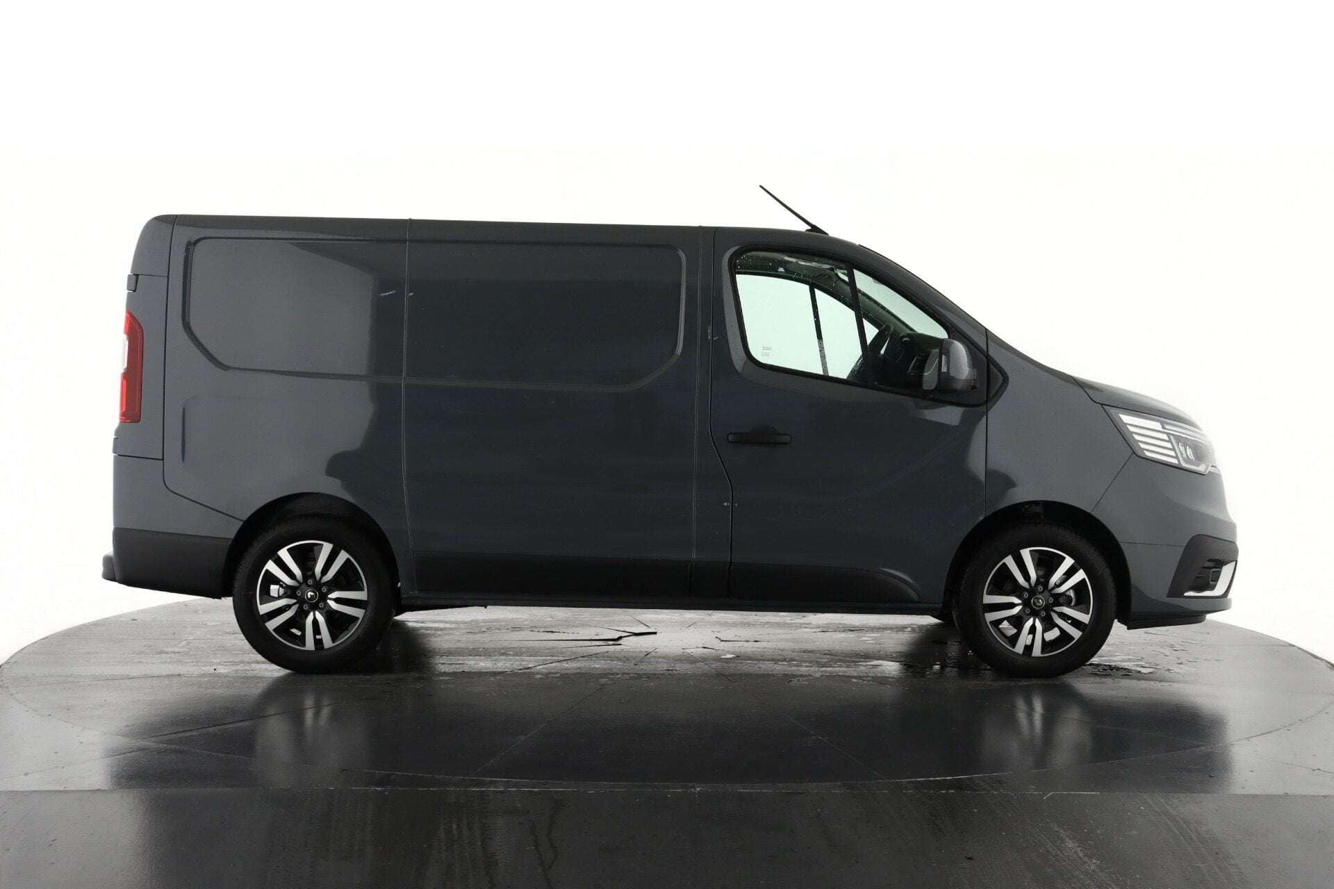 2026 RENAULT TRAFIC 2026 RENAULT TRAFIC