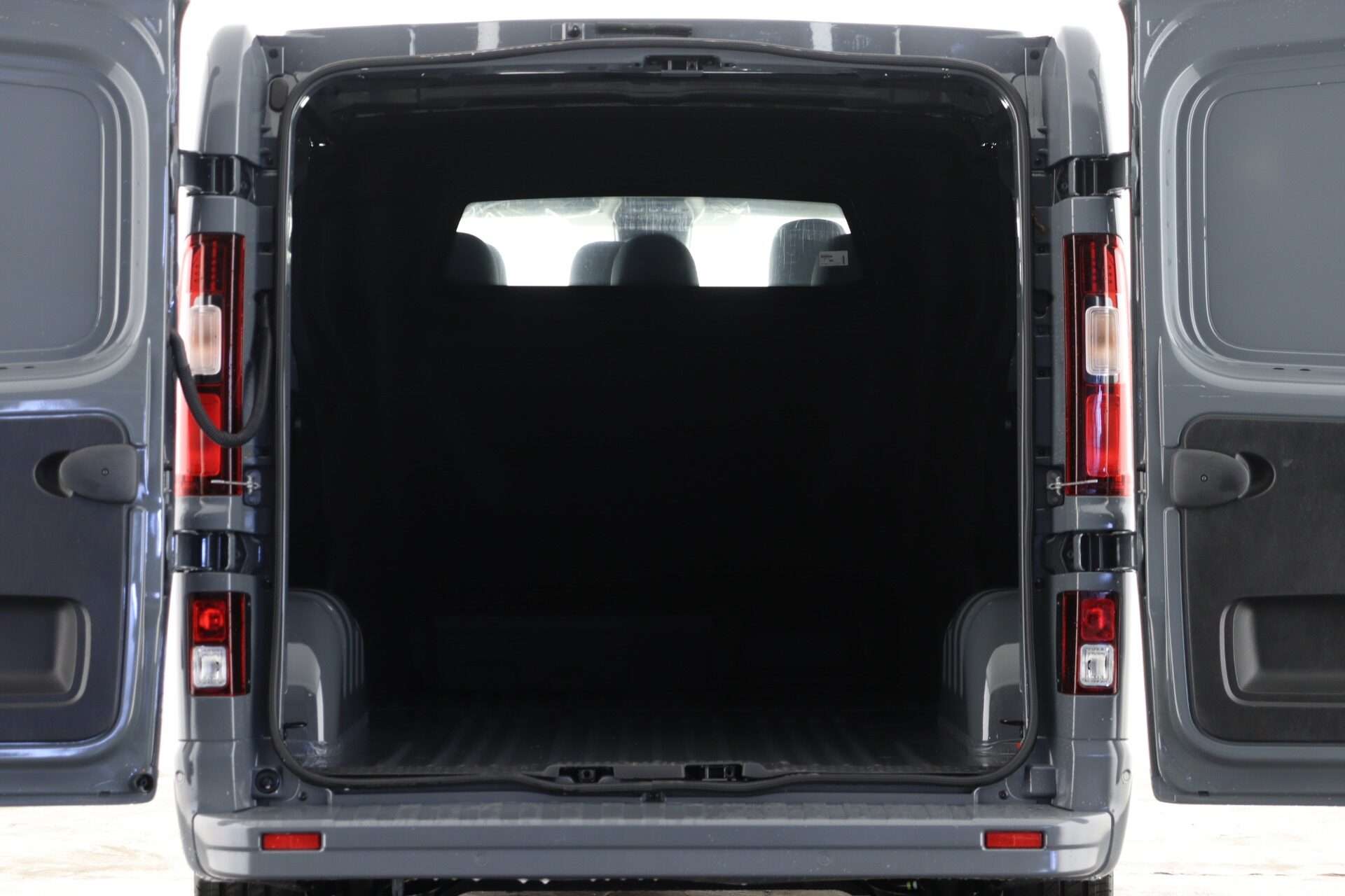 A 2026 RENAULT TRAFIC LL30 Blue dCi 150 Extra Crew Van MY26 A 2026 RENAULT TRAFIC LL30 Blue dCi 150 Extra Crew Van MY26