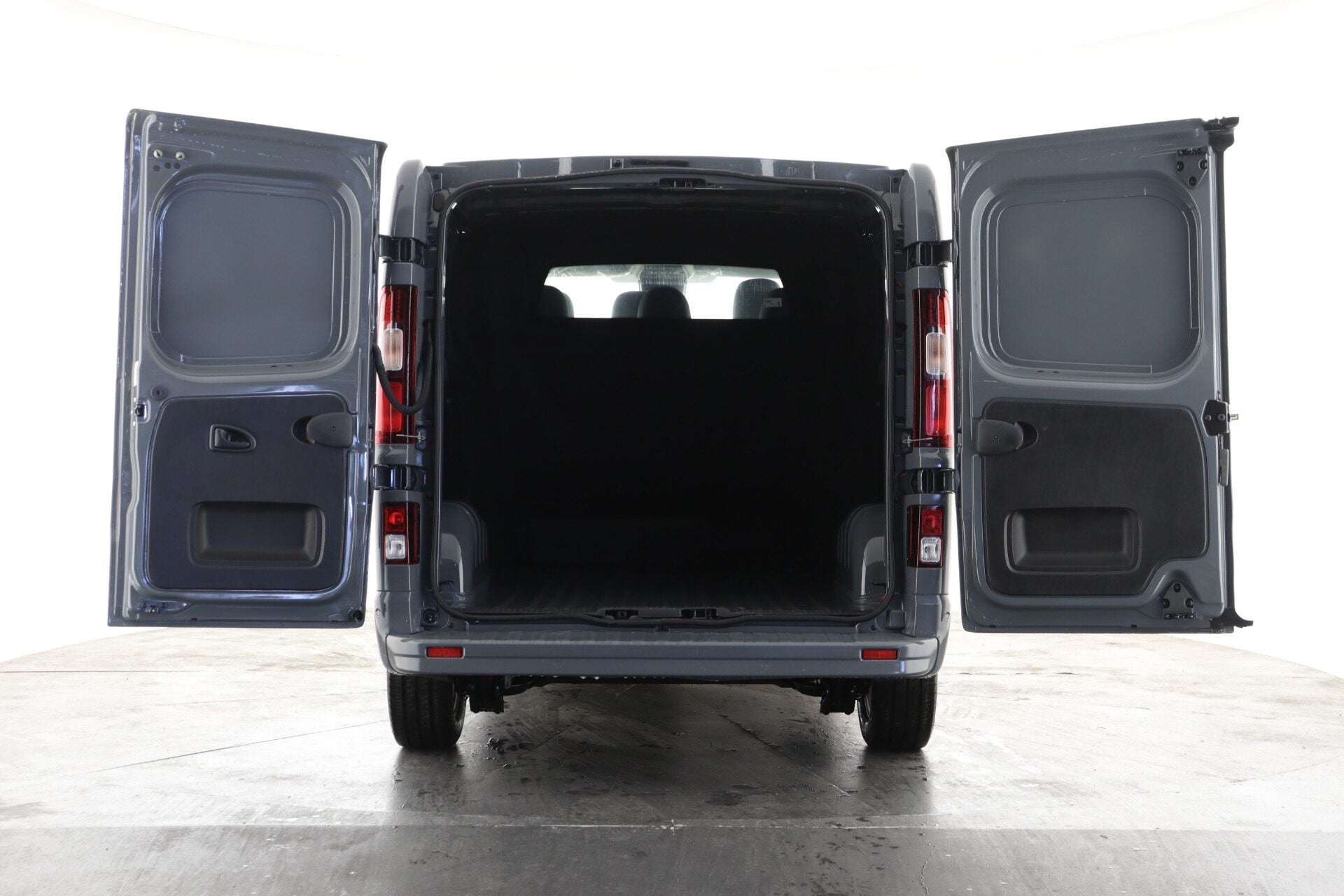 A 2026 RENAULT TRAFIC LL30 Blue dCi 150 Extra Crew Van MY26 A 2026 RENAULT TRAFIC LL30 Blue dCi 150 Extra Crew Van MY26