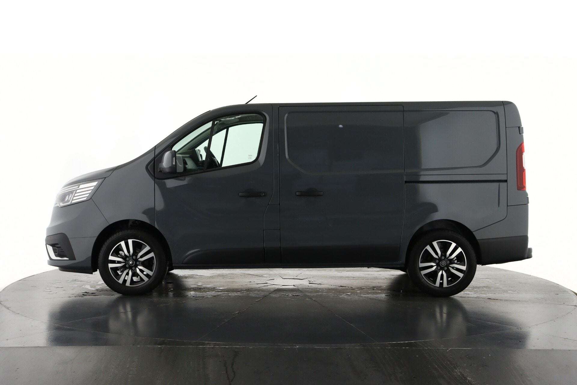 2026 RENAULT TRAFIC 2026 RENAULT TRAFIC