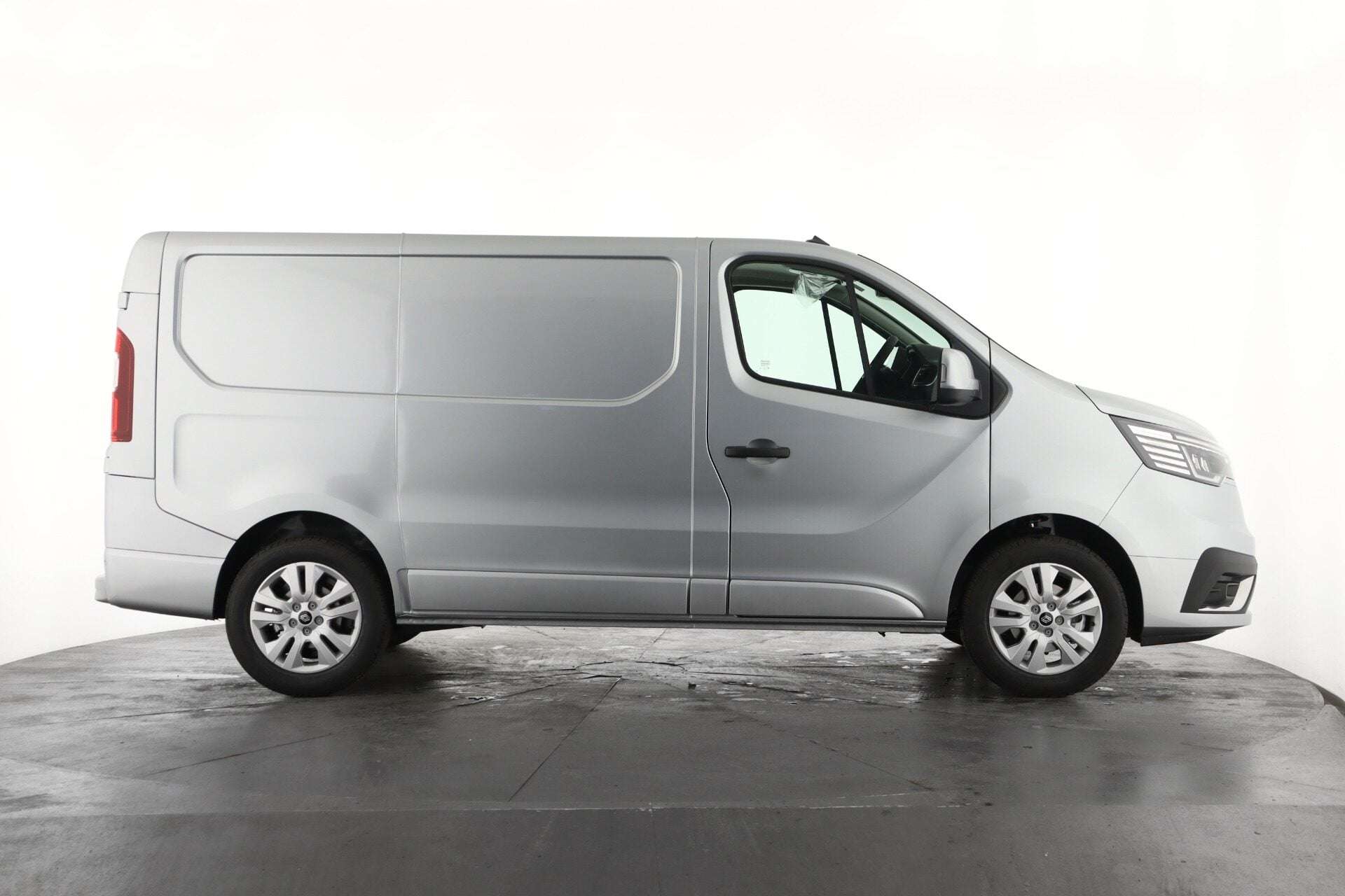 2025 RENAULT TRAFIC 2025 RENAULT TRAFIC