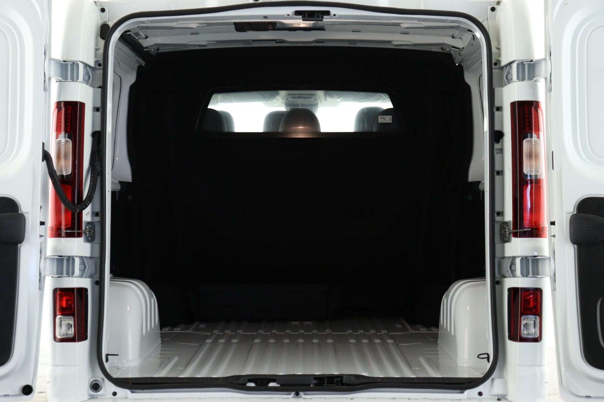 A 2026 RENAULT TRAFIC LL30 Blue dCi 170 ExtraSport Auto CrewVan MY26 A 2026 RENAULT TRAFIC LL30 Blue dCi 170 ExtraSport Auto CrewVan MY26