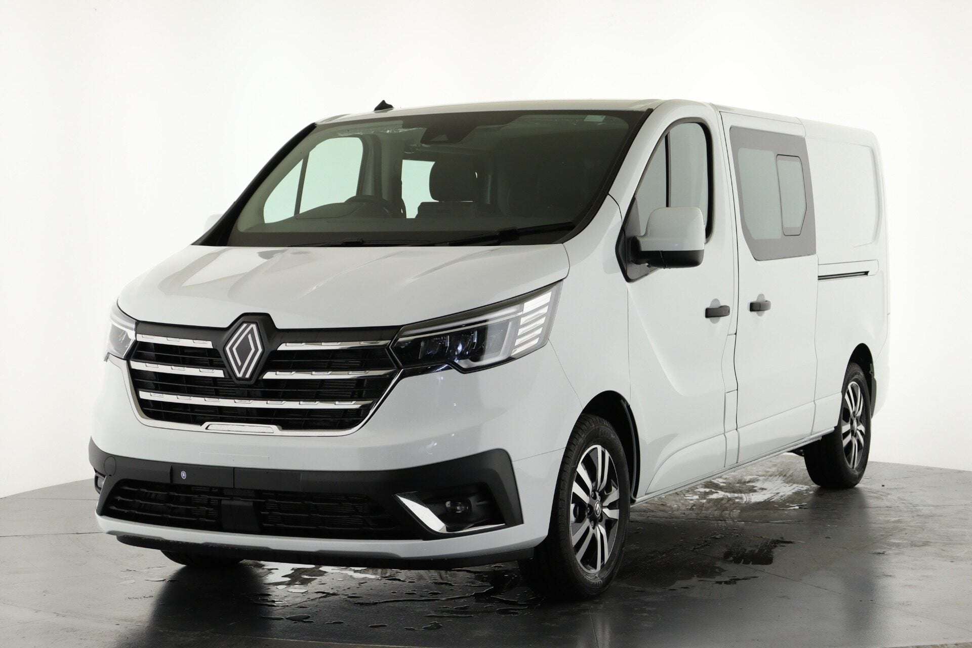 2026 RENAULT TRAFIC 2026 RENAULT TRAFIC