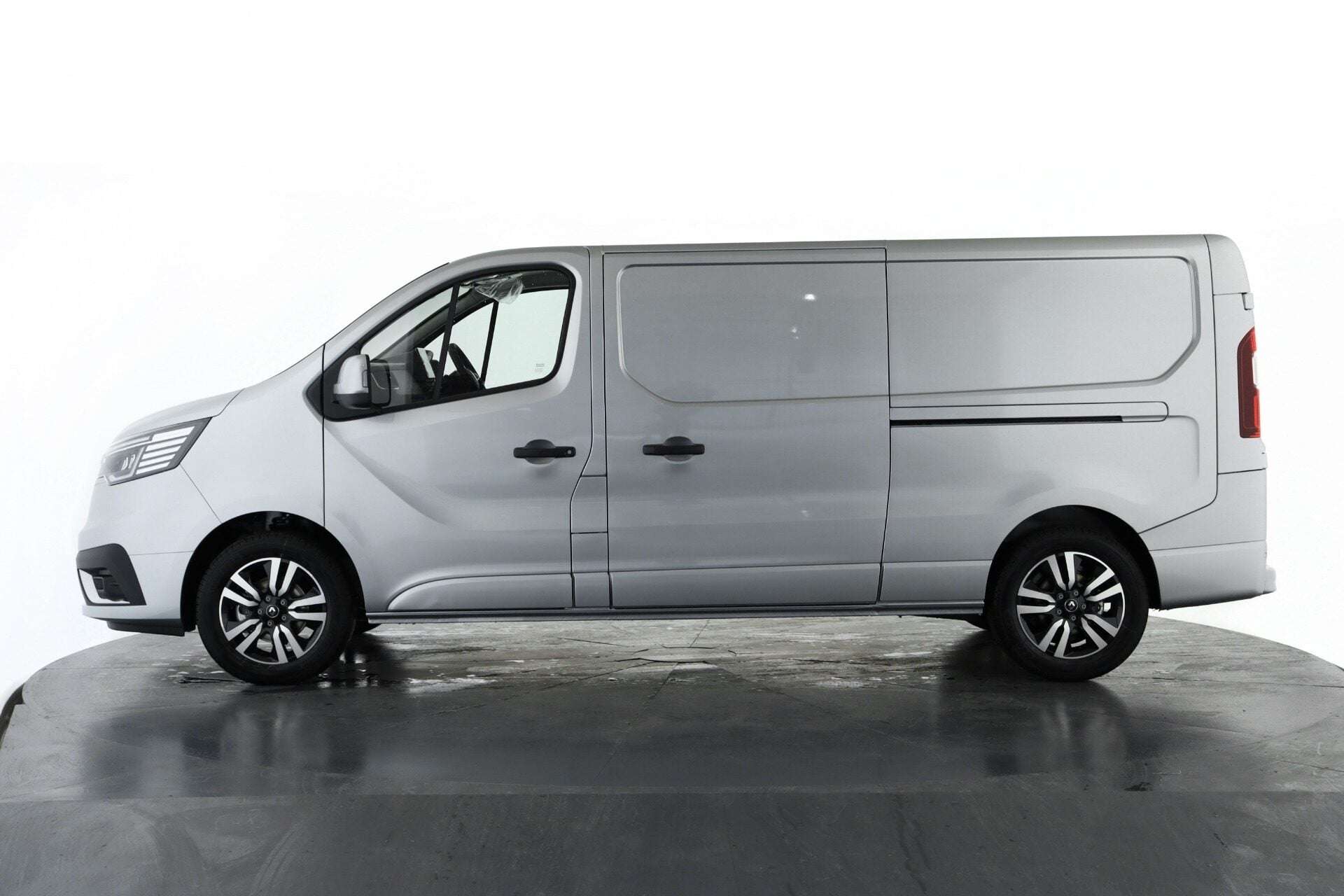 2026 RENAULT TRAFIC 2026 RENAULT TRAFIC