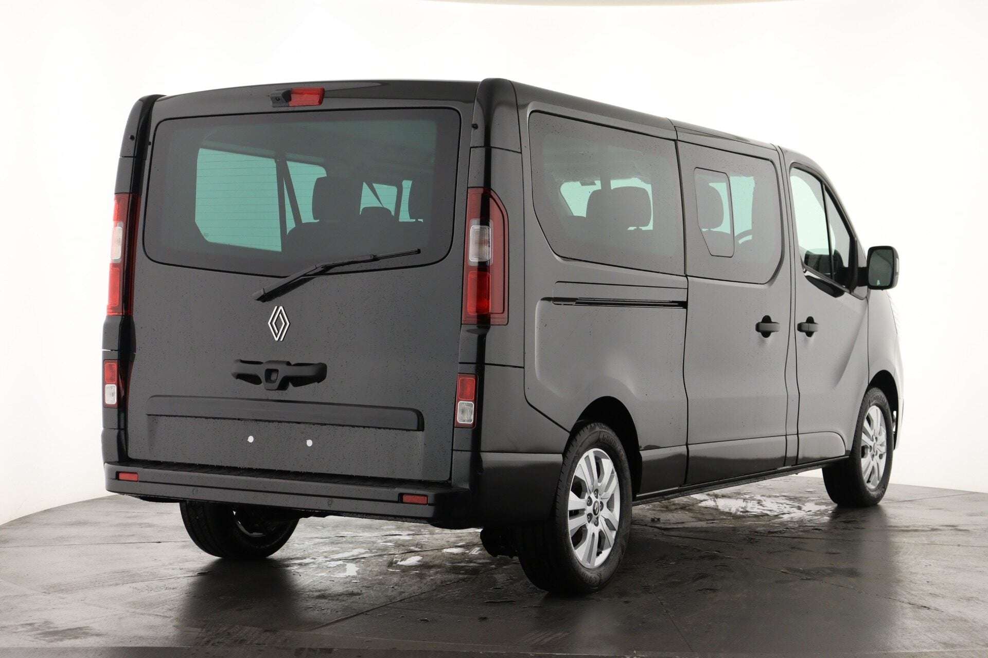 A 2026 RENAULT TRAFIC LL30 Blue dCi 170 Extra 9 Seater EAG9 A 2026 RENAULT TRAFIC LL30 Blue dCi 170 Extra 9 Seater EAG9