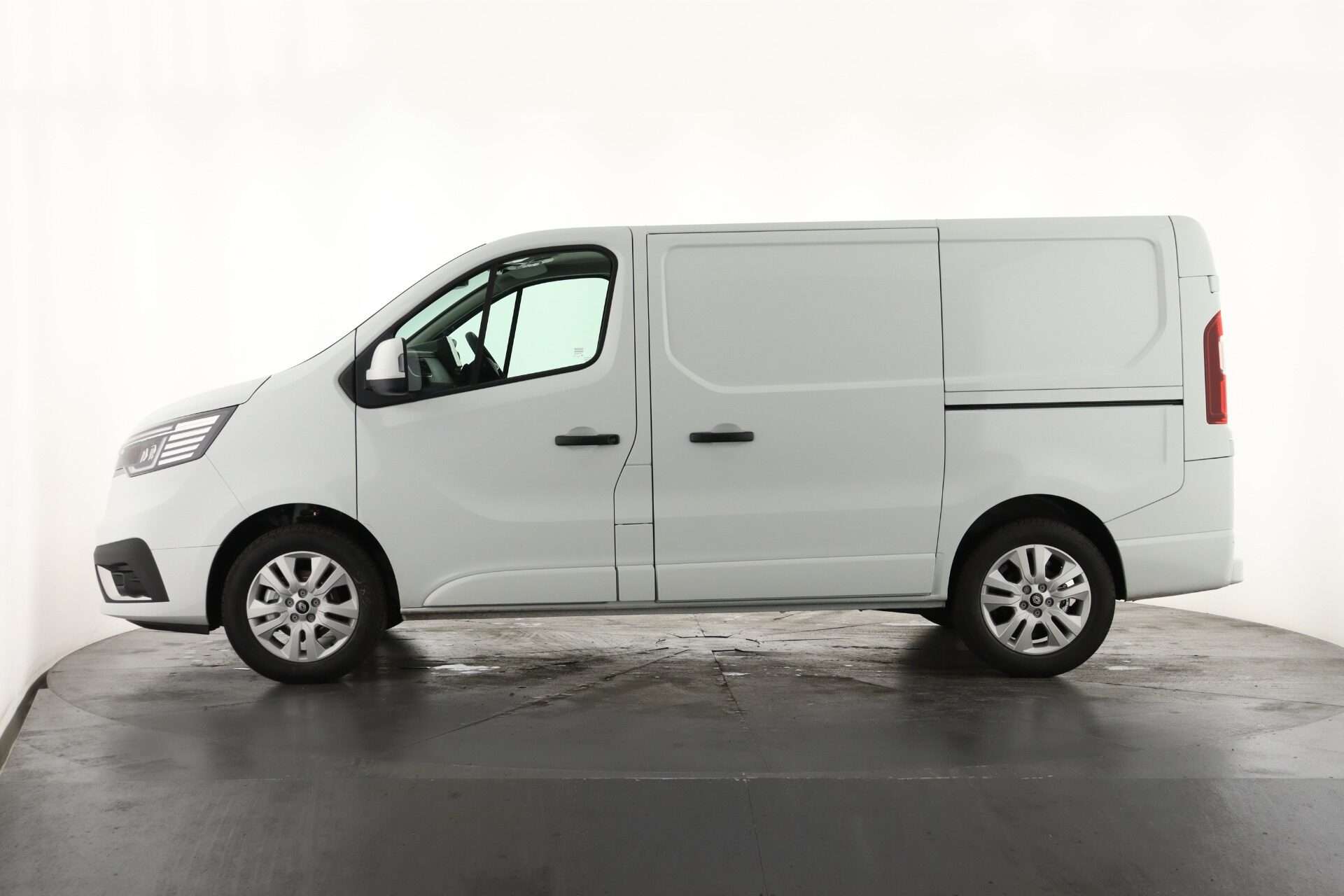 2025 RENAULT TRAFIC 2025 RENAULT TRAFIC