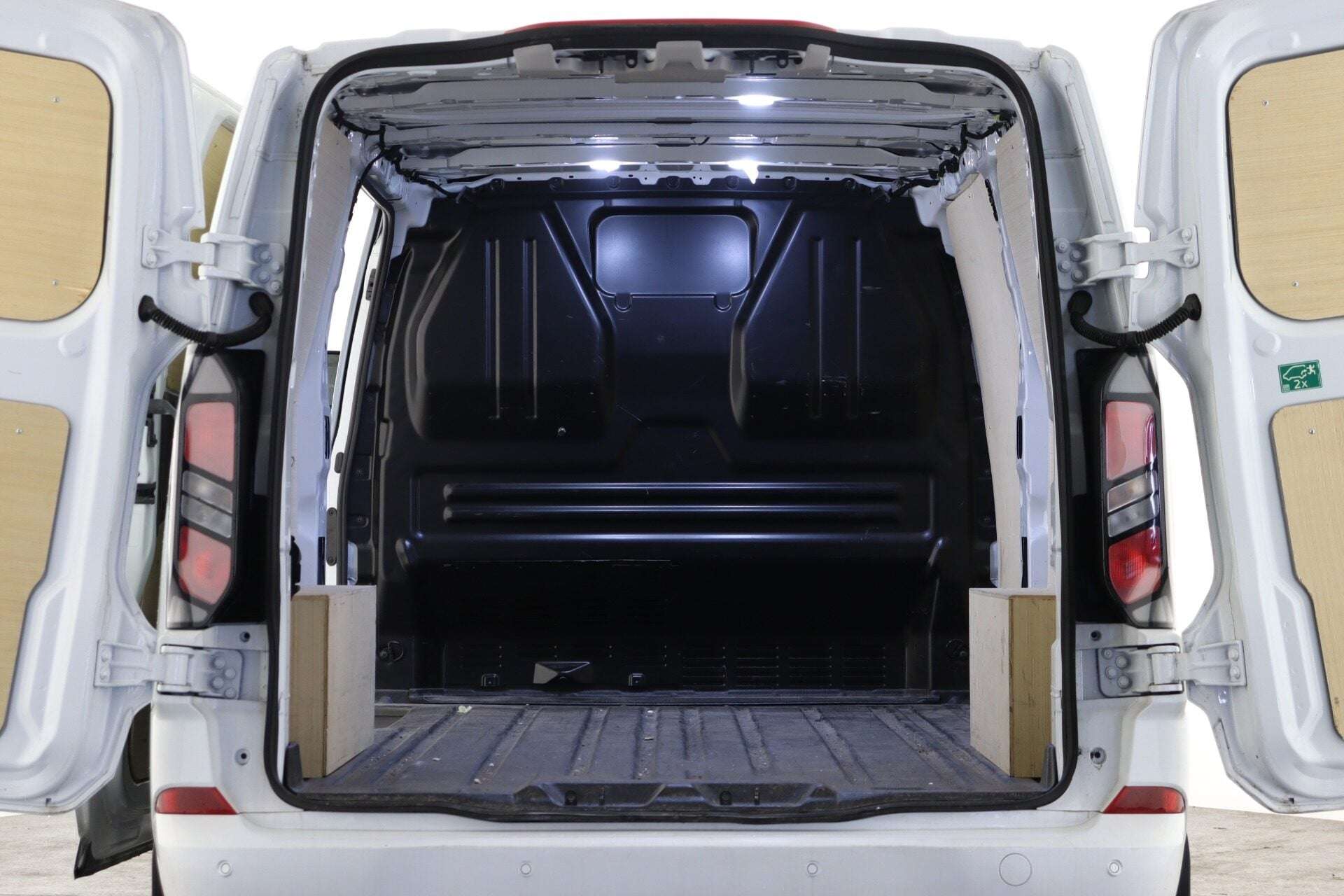 A 2025 FORD TRANSIT CUSTOM Ford Transit Custom L2H1 320limitd A 2025 FORD TRANSIT CUSTOM Ford Transit Custom L2H1 320limitd