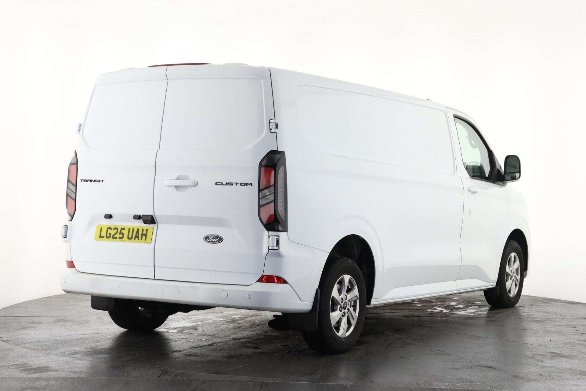 A 2025 FORD TRANSIT CUSTOM Ford Transit Custom L2H1 320limitd A 2025 FORD TRANSIT CUSTOM Ford Transit Custom L2H1 320limitd