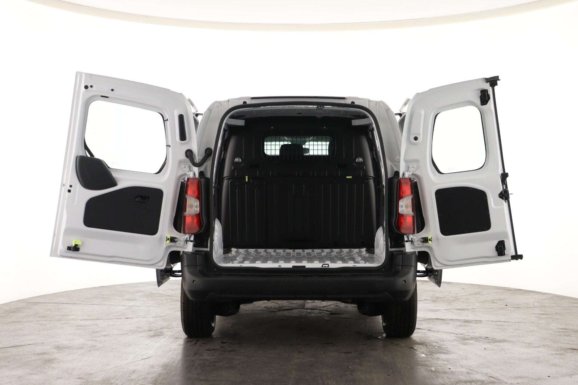 A 2023 CITROEN BERLINGO M 1.5 BlueHDi 1000Kg Enterprise Ed 100ps 6 Speed S/S A 2023 CITROEN BERLINGO M 1.5 BlueHDi 1000Kg Enterprise Ed 100ps 6 Speed S/S