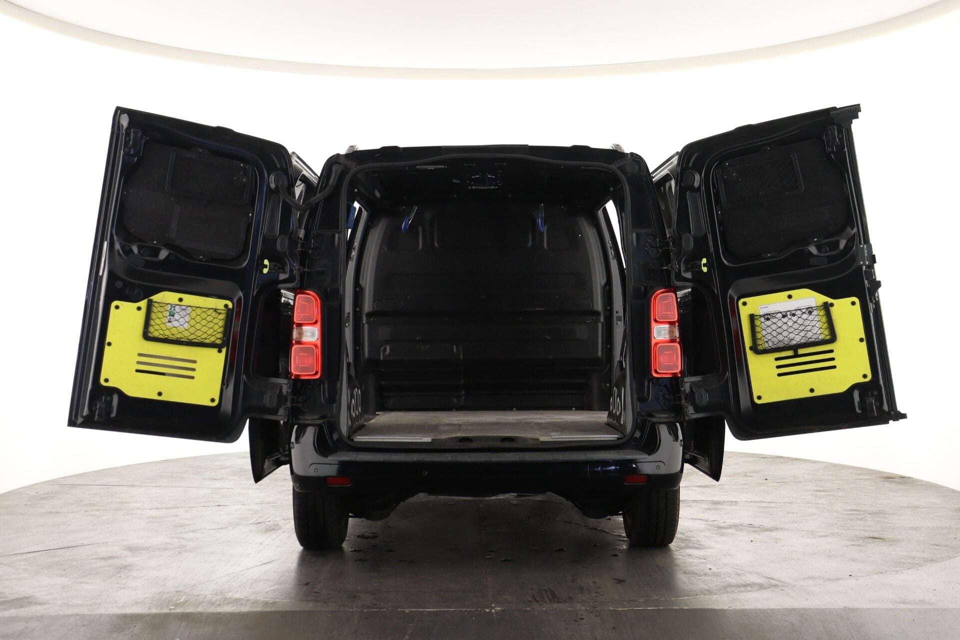 A 2020 PEUGEOT EXPERT 1200 2.0 BlueHDi 180 Asphalt EAT8 A 2020 PEUGEOT EXPERT 1200 2.0 BlueHDi 180 Asphalt EAT8