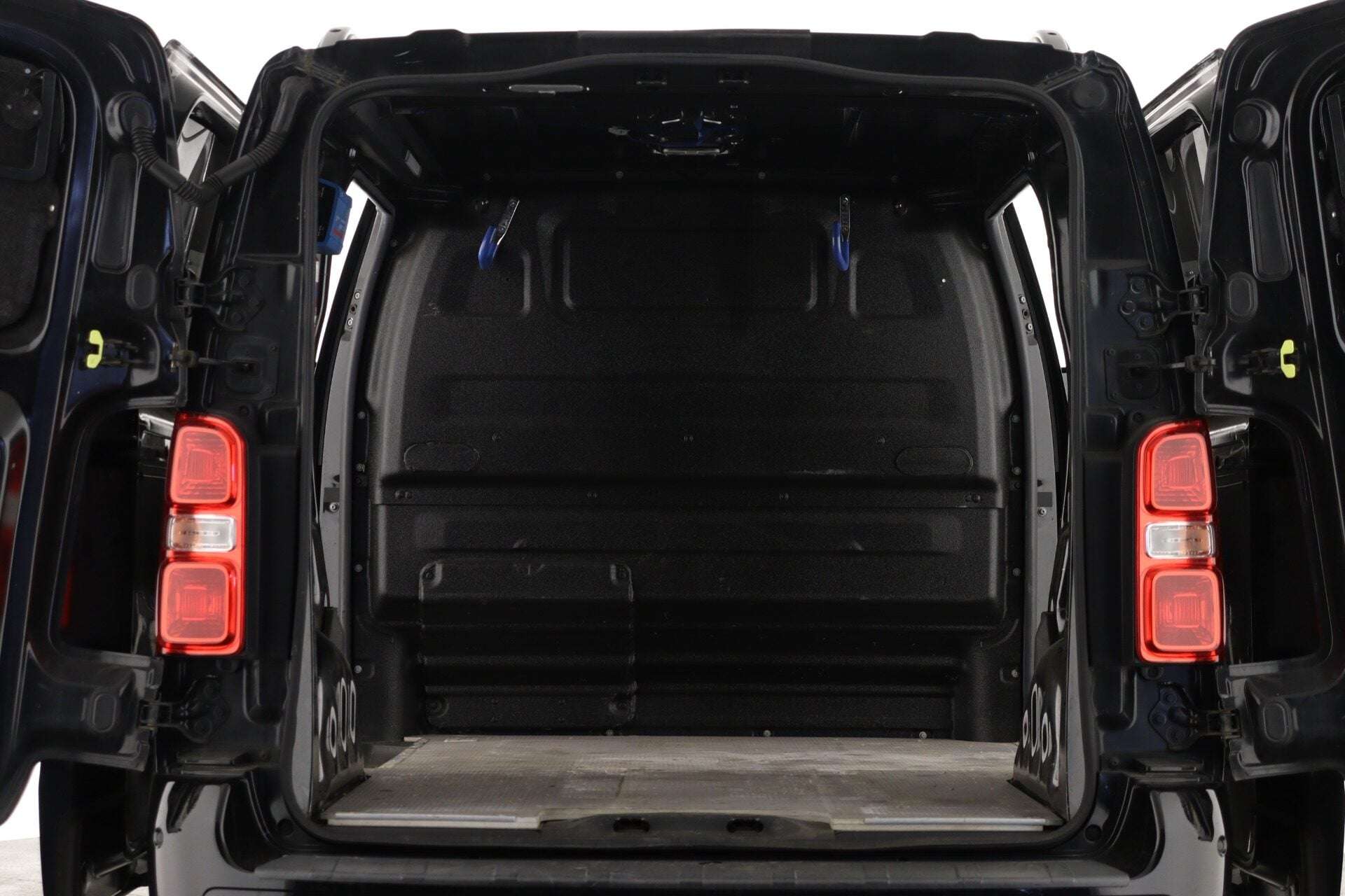 A 2020 PEUGEOT EXPERT 1200 2.0 BlueHDi 180 Asphalt EAT8 A 2020 PEUGEOT EXPERT 1200 2.0 BlueHDi 180 Asphalt EAT8