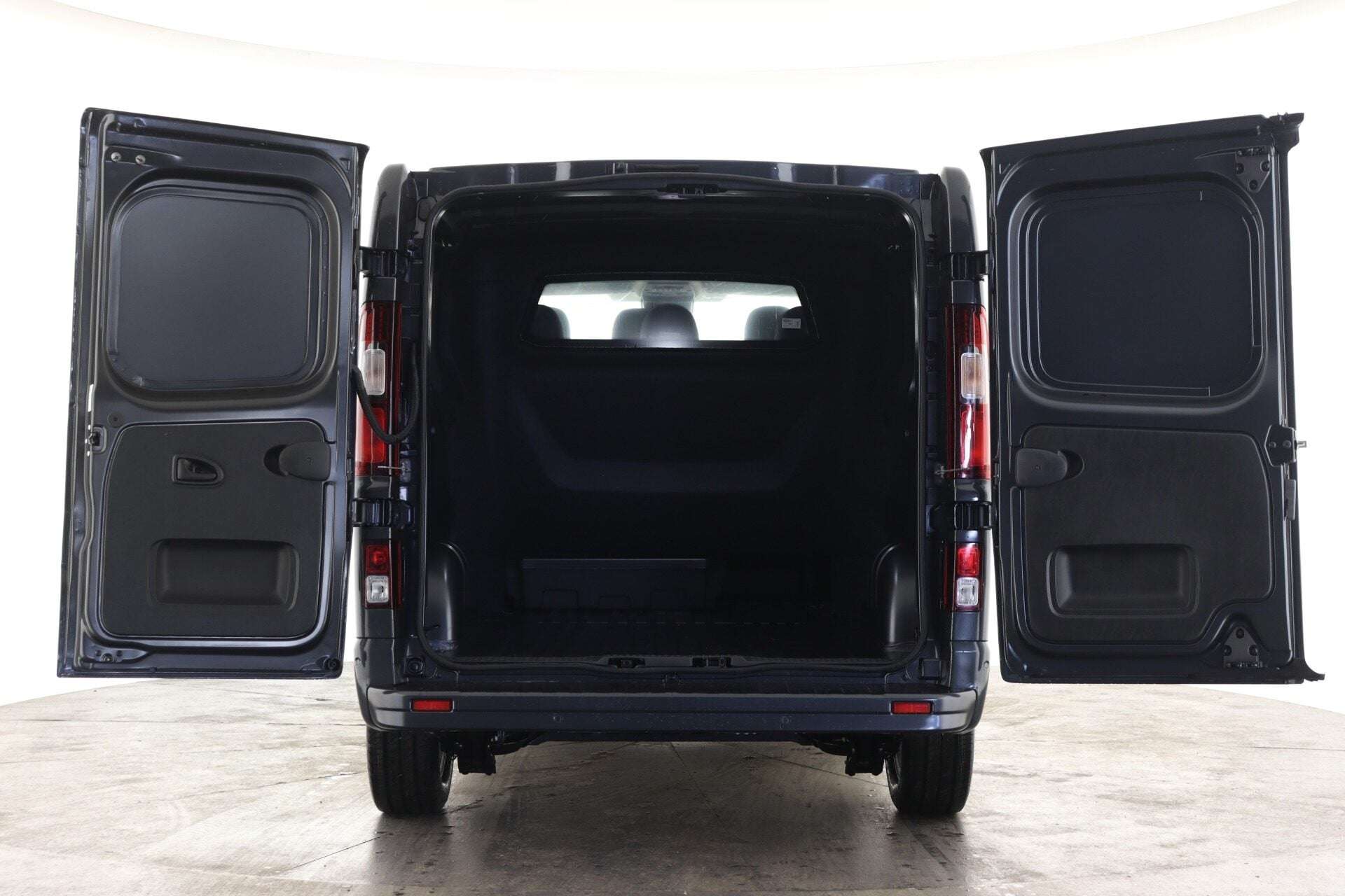 A 2026 RENAULT TRAFIC LL30 Blue dCi 150 Extra MY26 Crew Van A 2026 RENAULT TRAFIC LL30 Blue dCi 150 Extra MY26 Crew Van