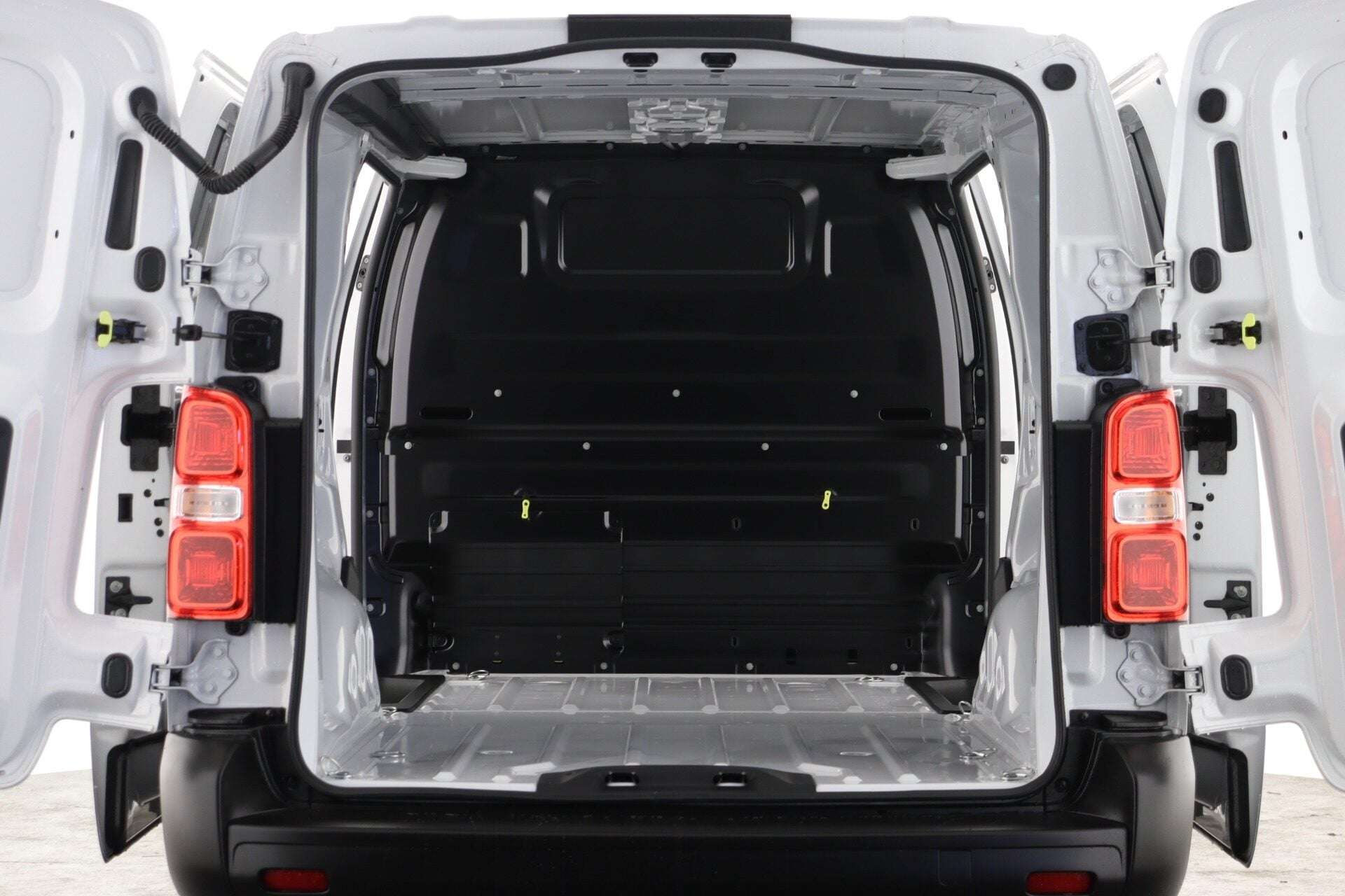 A 2022 PEUGEOT EXPERT E-Expert Long Professional Van Auto A 2022 PEUGEOT EXPERT E-Expert Long Professional Van Auto