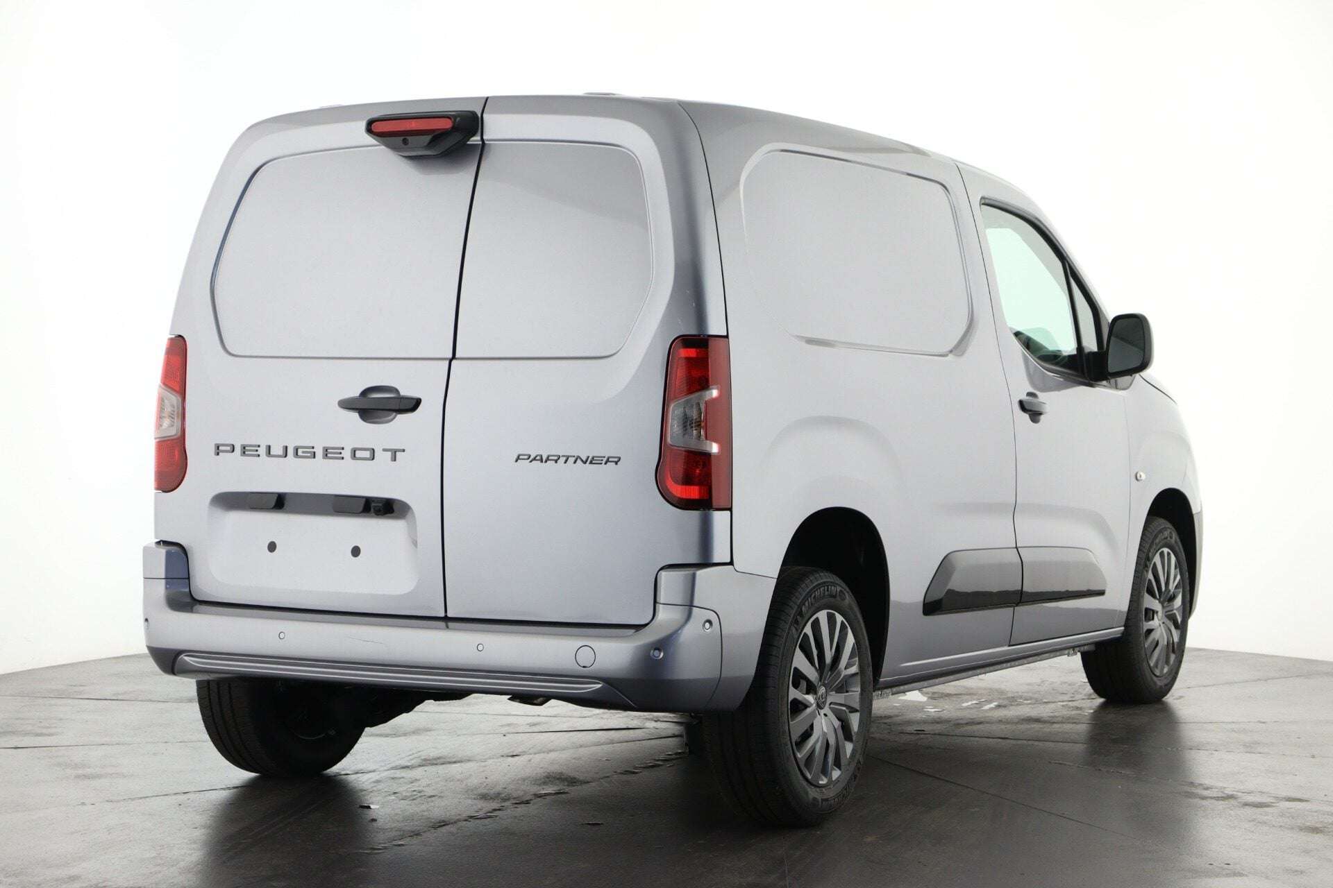 A 2026 PEUGEOT PARTNER M 1.5 BlueHDi 100 Asphalt Van A 2026 PEUGEOT PARTNER M 1.5 BlueHDi 100 Asphalt Van