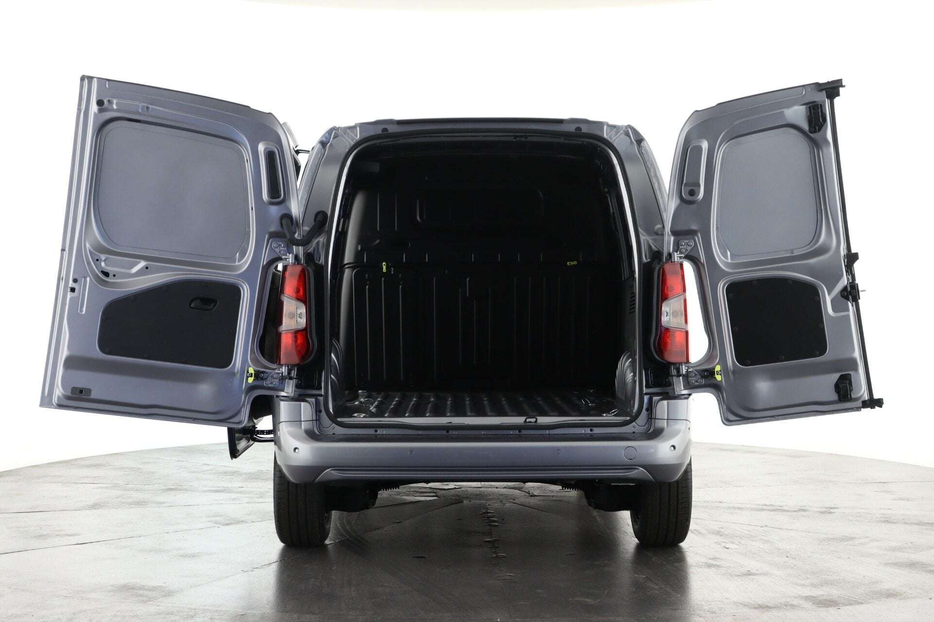 A 2026 PEUGEOT PARTNER M 1.5 BlueHDi 100 Asphalt Van A 2026 PEUGEOT PARTNER M 1.5 BlueHDi 100 Asphalt Van