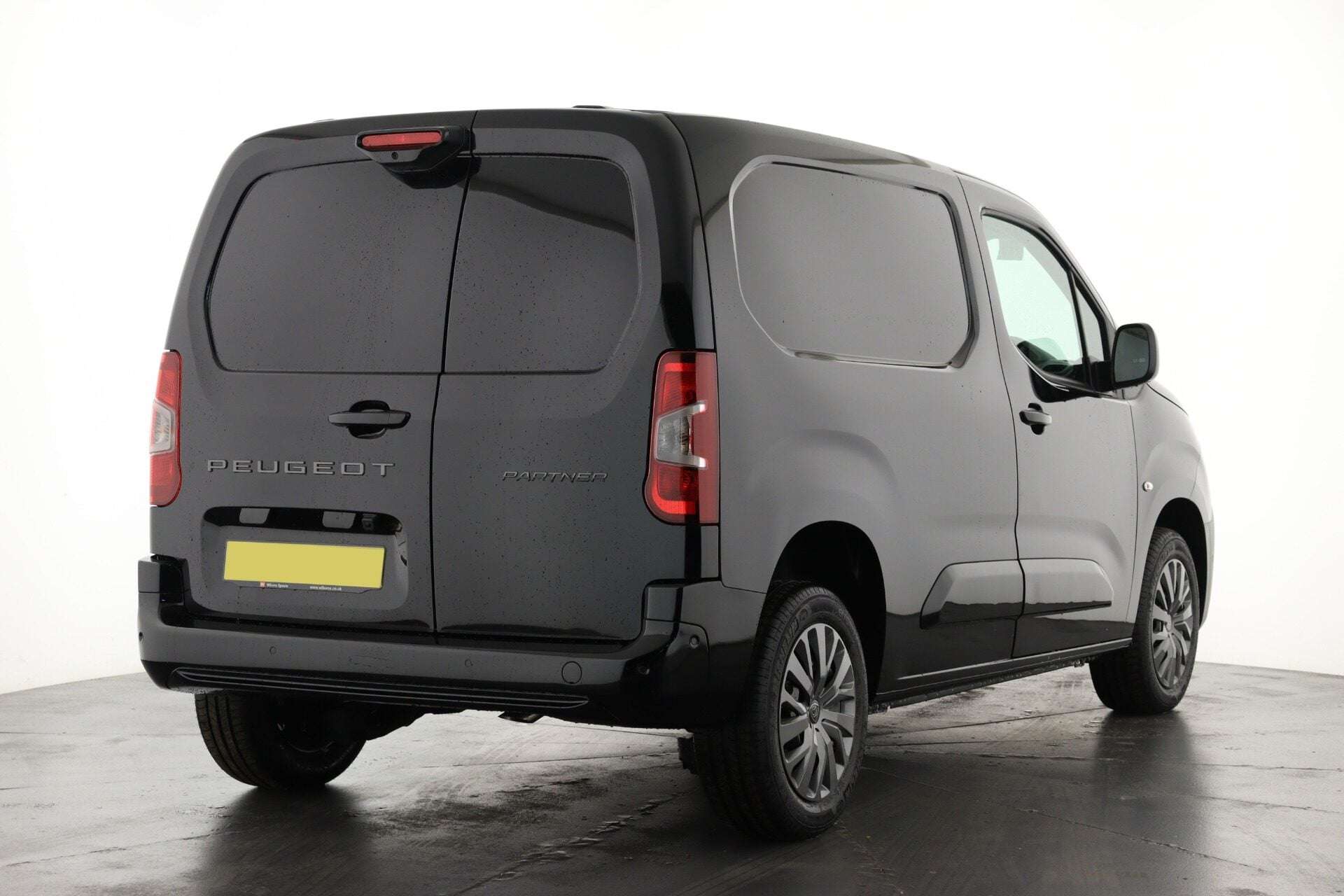 A 2026 PEUGEOT PARTNER M 1.5 BlueHDi 100 Asphalt A 2026 PEUGEOT PARTNER M 1.5 BlueHDi 100 Asphalt