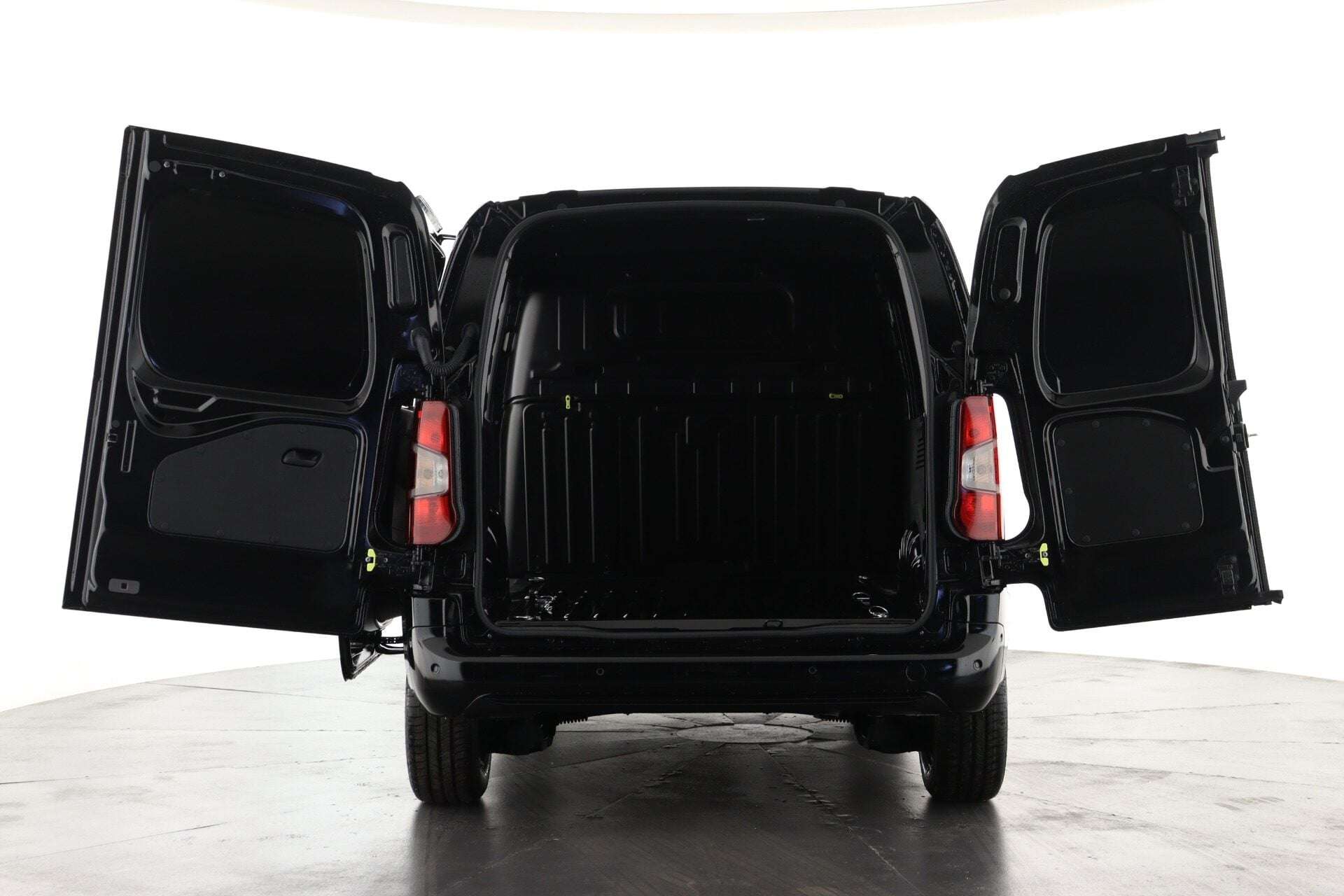 A 2026 PEUGEOT PARTNER M 1.5 BlueHDi 100 Asphalt A 2026 PEUGEOT PARTNER M 1.5 BlueHDi 100 Asphalt