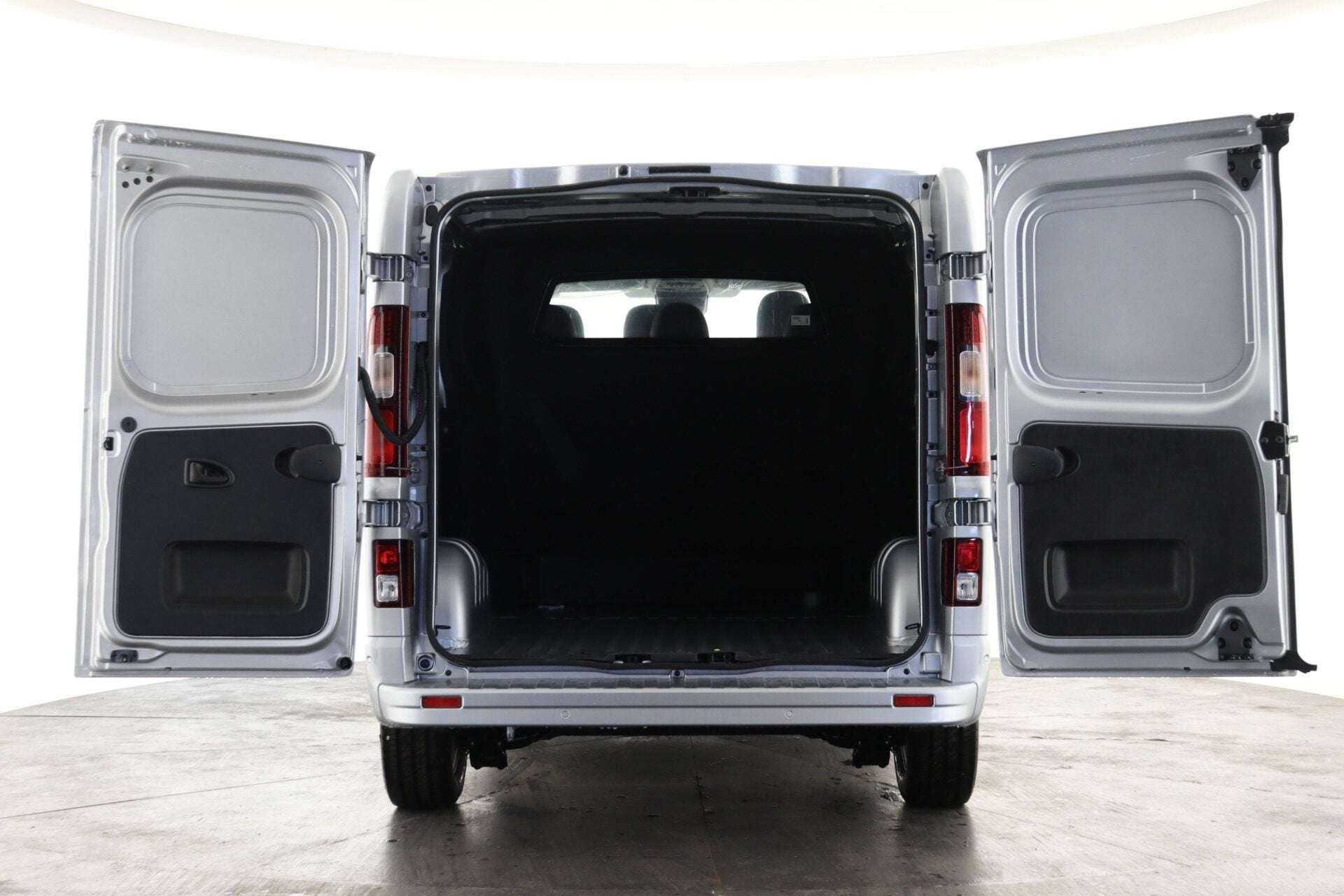 A 2026 RENAULT TRAFIC LL30 Blue dCi 150 Extra Crew Van A 2026 RENAULT TRAFIC LL30 Blue dCi 150 Extra Crew Van