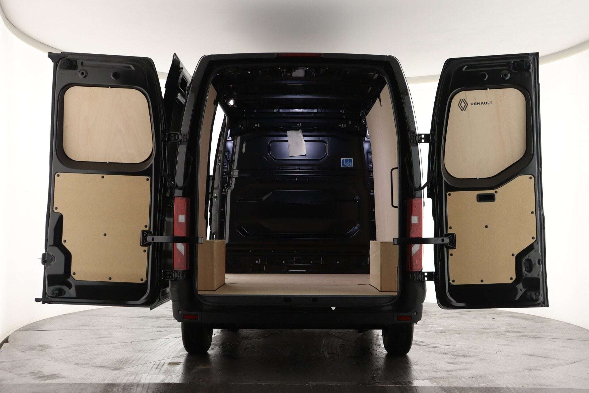 A 2026 RENAULT MASTER MM35 Blue dCi 170 Extra Auto MY26 A 2026 RENAULT MASTER MM35 Blue dCi 170 Extra Auto MY26