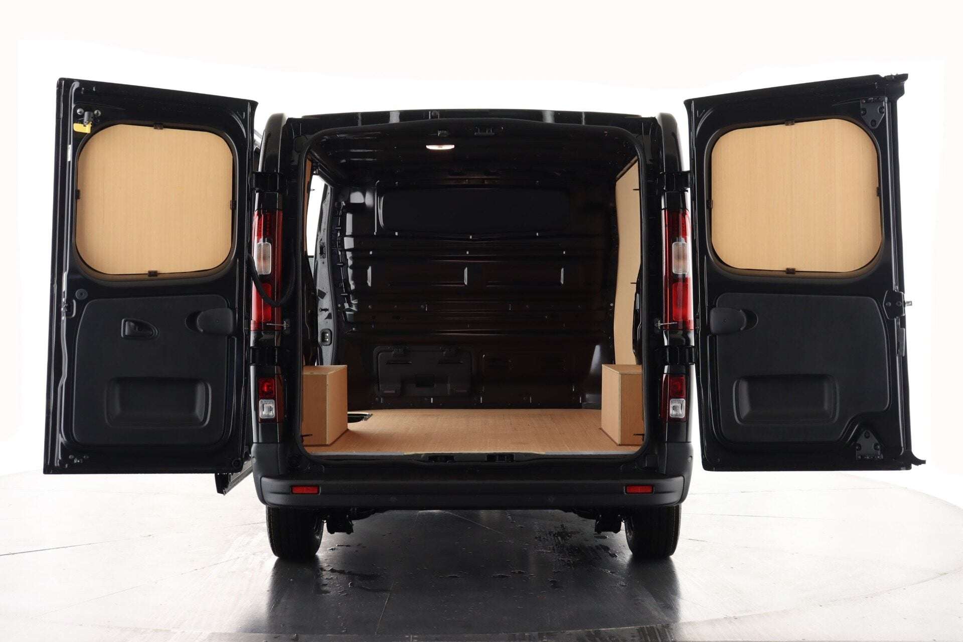 A 2026 RENAULT TRAFIC SL30 Blue dCi 130 Advance MY26 A 2026 RENAULT TRAFIC SL30 Blue dCi 130 Advance MY26