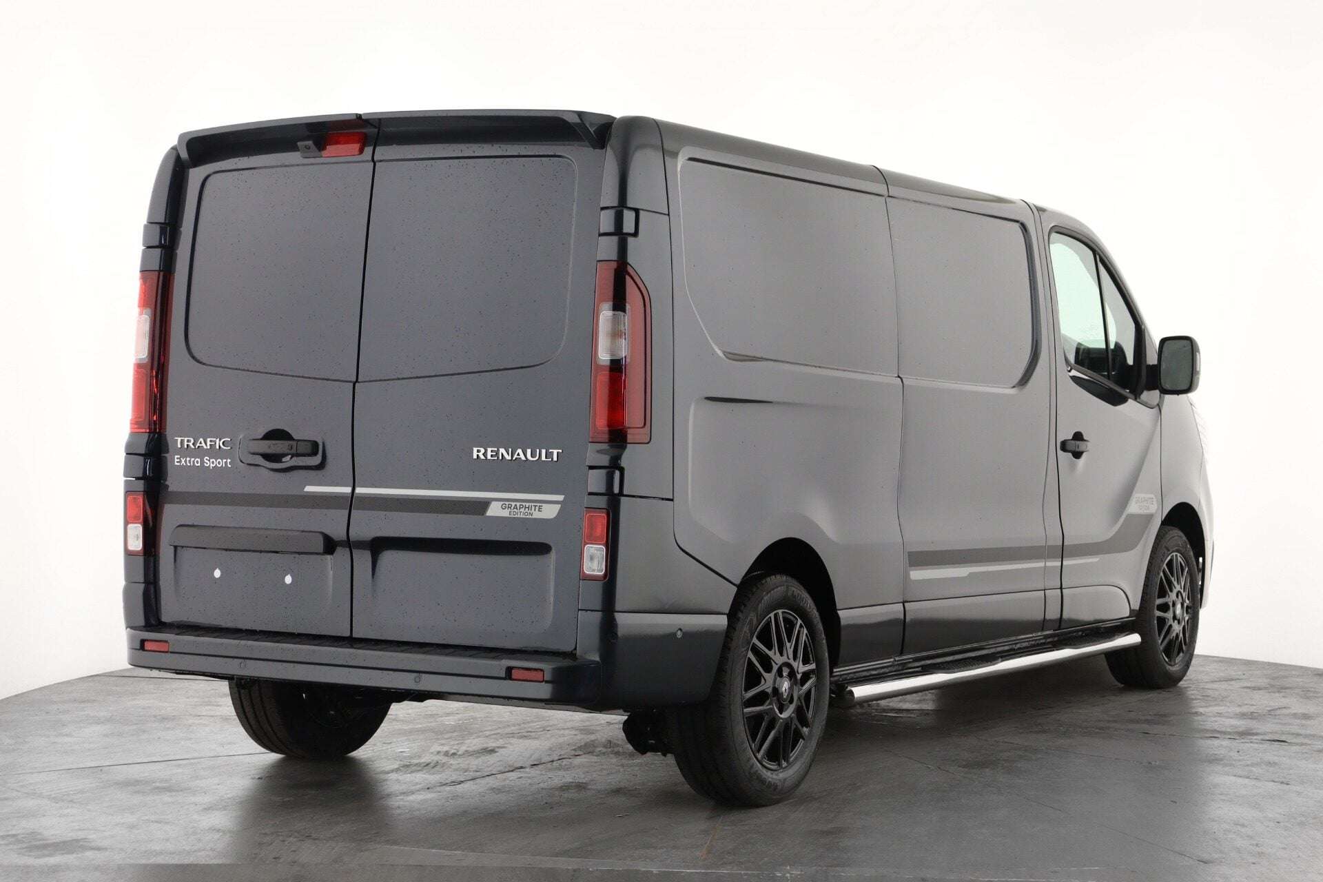 A 2026 RENAULT TRAFIC LL30 Blue dCi 150 Graphite Edition Van A 2026 RENAULT TRAFIC LL30 Blue dCi 150 Graphite Edition Van
