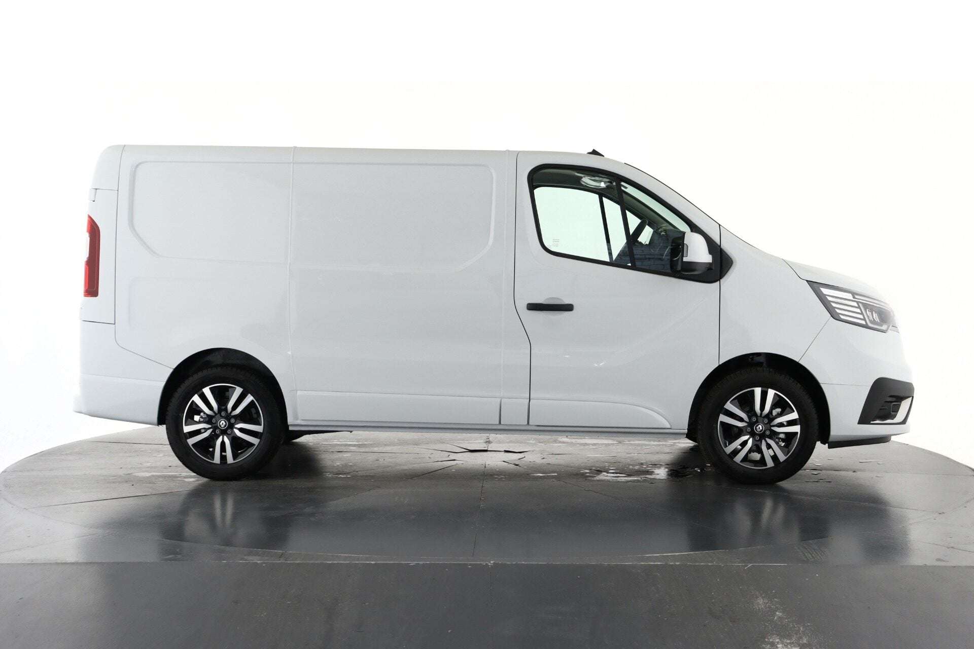 2026 RENAULT TRAFIC 2026 RENAULT TRAFIC