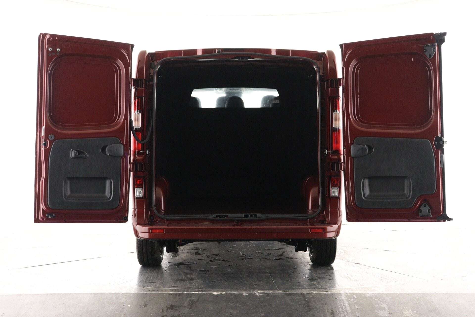 A 2026 RENAULT TRAFIC LL30 Blue dCi 170 ExtraSport CrewVan EAG9 A 2026 RENAULT TRAFIC LL30 Blue dCi 170 ExtraSport CrewVan EAG9