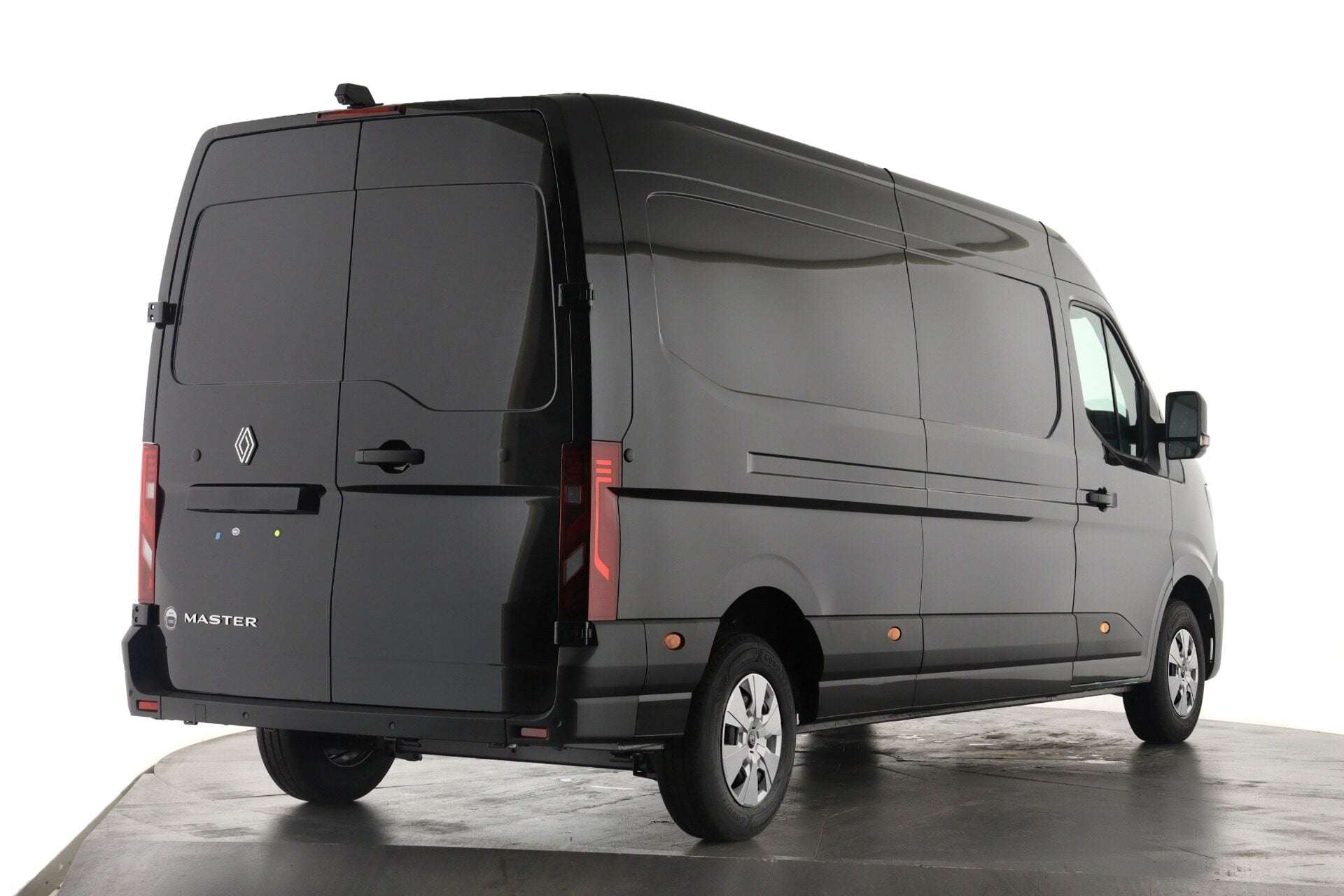 A 2026 RENAULT MASTER LM35 Blue dCi 130 Advance + Rear Camera A 2026 RENAULT MASTER LM35 Blue dCi 130 Advance + Rear Camera