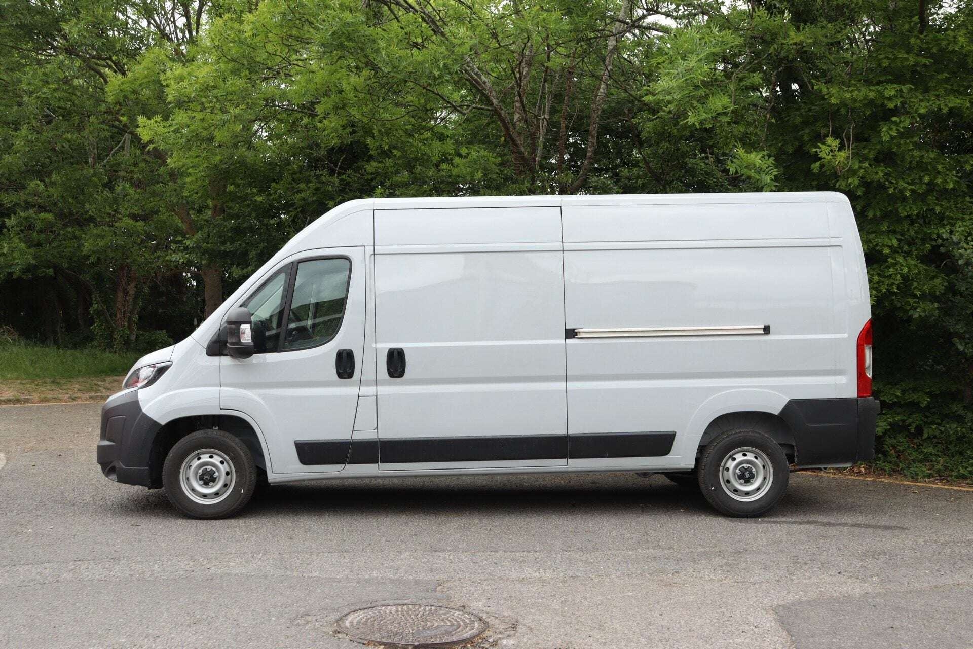 A 2026 CITROEN RELAY 35 L3H2 2.2 BlueHDi 140 Enterprise A 2026 CITROEN RELAY 35 L3H2 2.2 BlueHDi 140 Enterprise
