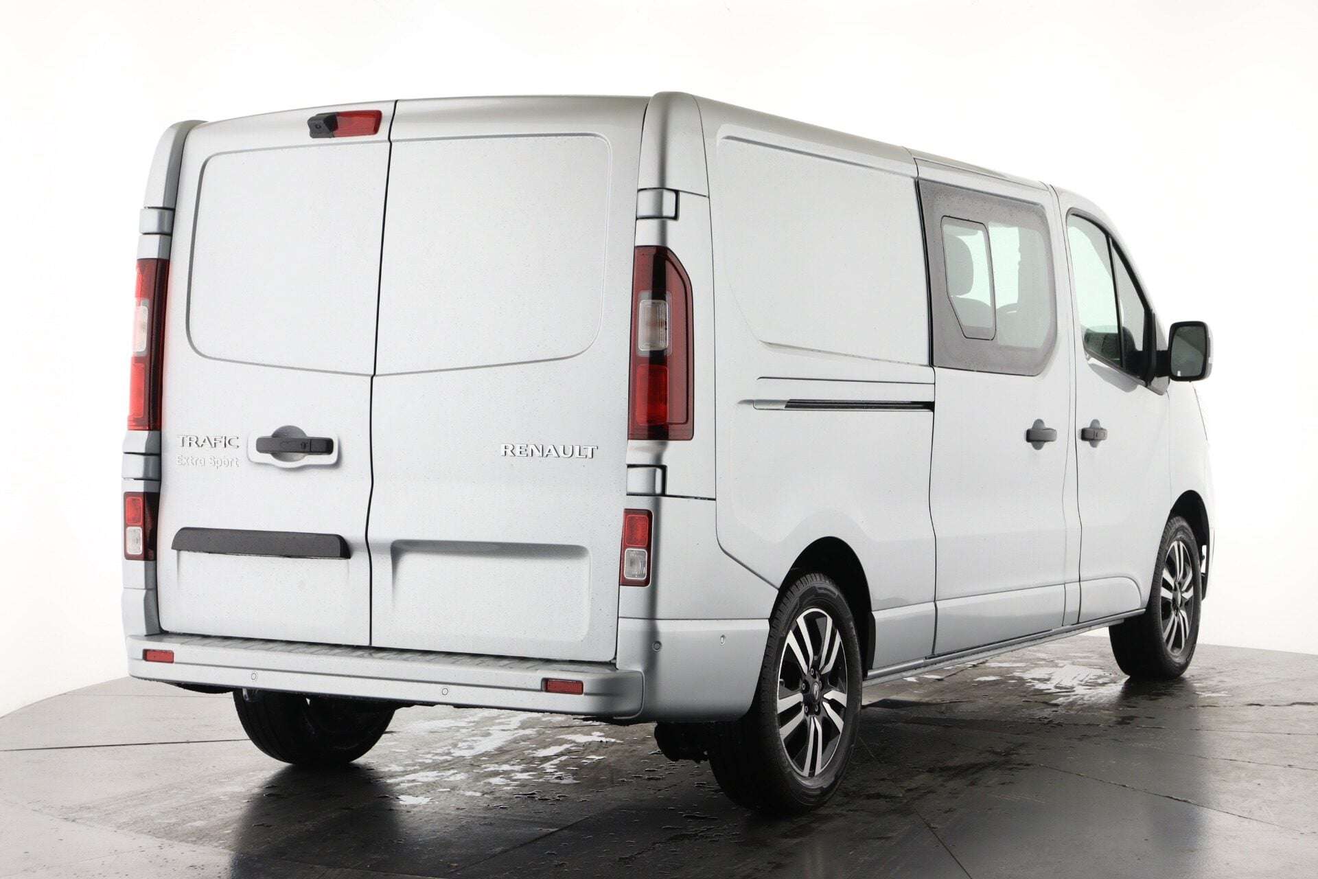 A 2026 RENAULT TRAFIC LL30 Blue dCi 170 ExtraSport CrewVan EAG9 A 2026 RENAULT TRAFIC LL30 Blue dCi 170 ExtraSport CrewVan EAG9