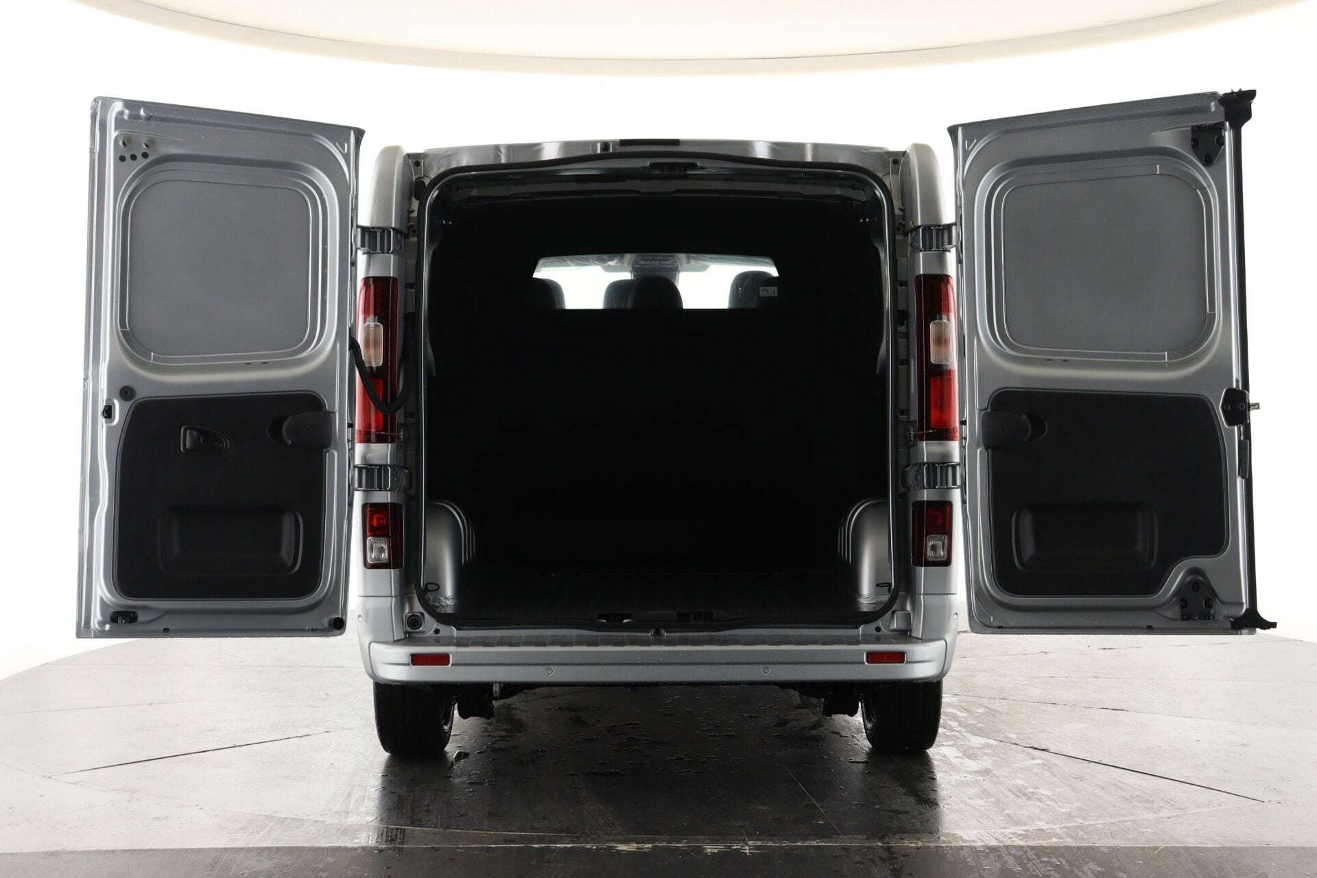A 2026 RENAULT TRAFIC LL30 Blue dCi 170 ExtraSport CrewVan EAG9 A 2026 RENAULT TRAFIC LL30 Blue dCi 170 ExtraSport CrewVan EAG9