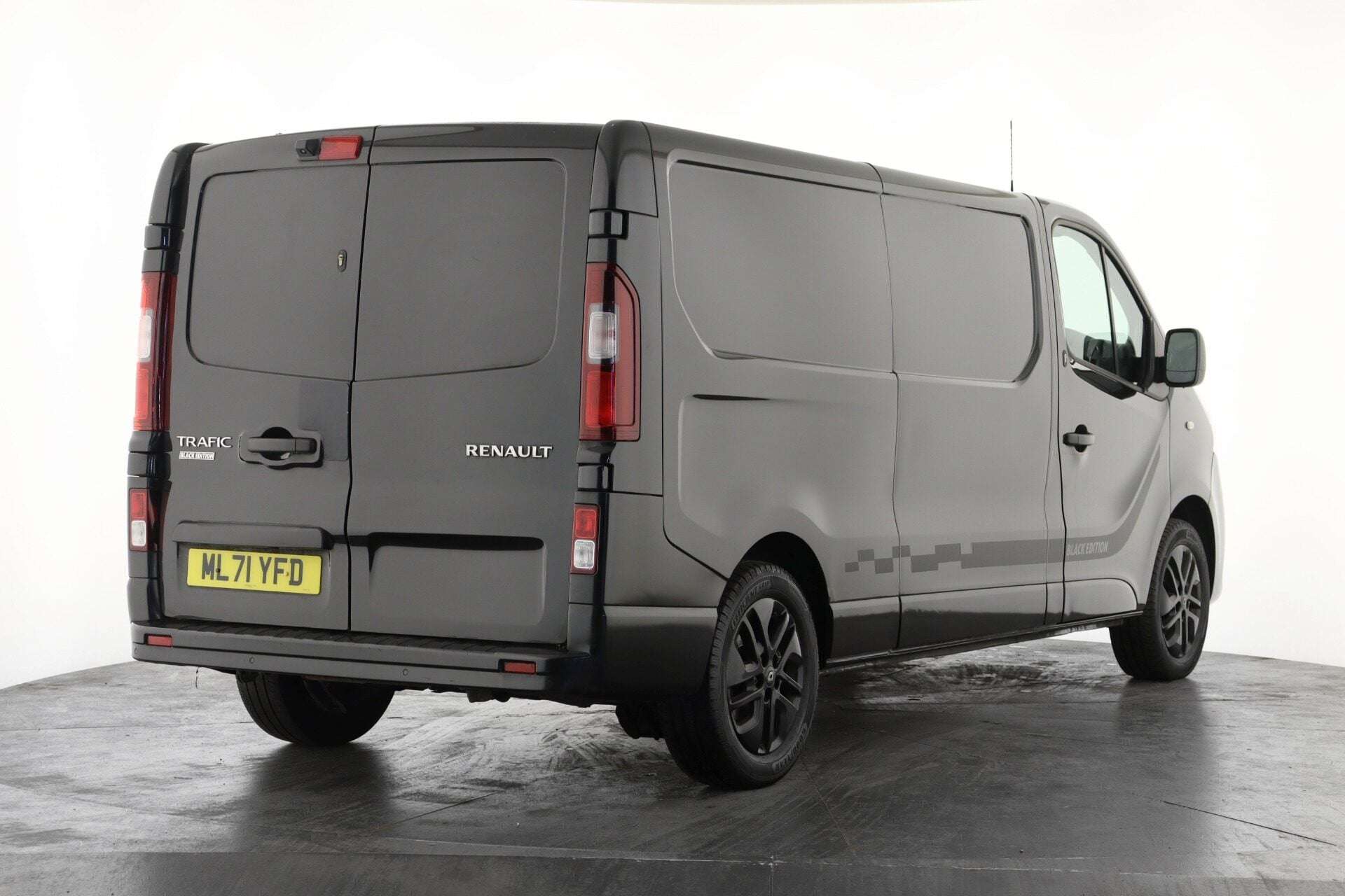 A 2021 RENAULT TRAFIC LL30 BLACK EDITION ENERGY DCI A 2021 RENAULT TRAFIC LL30 BLACK EDITION ENERGY DCI