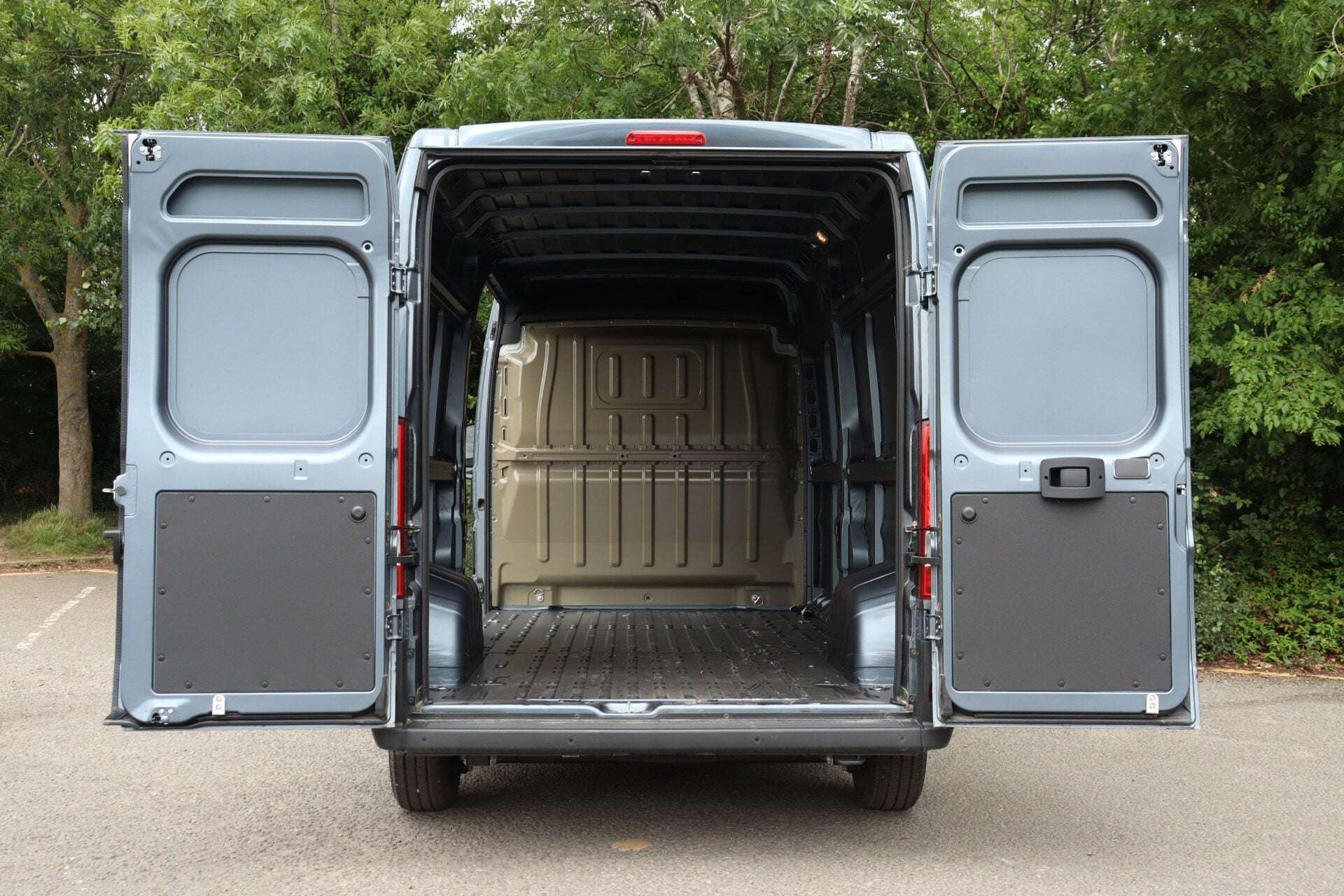 A 2026 CITROEN RELAY 35 L3H2 2.2 BlueHDi 140 Enterprise A 2026 CITROEN RELAY 35 L3H2 2.2 BlueHDi 140 Enterprise