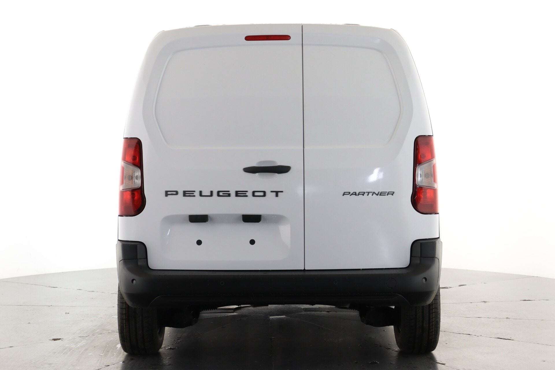 A 2026 PEUGEOT PARTNER M 1.5 BlueHDi 100 Professional Plus A 2026 PEUGEOT PARTNER M 1.5 BlueHDi 100 Professional Plus