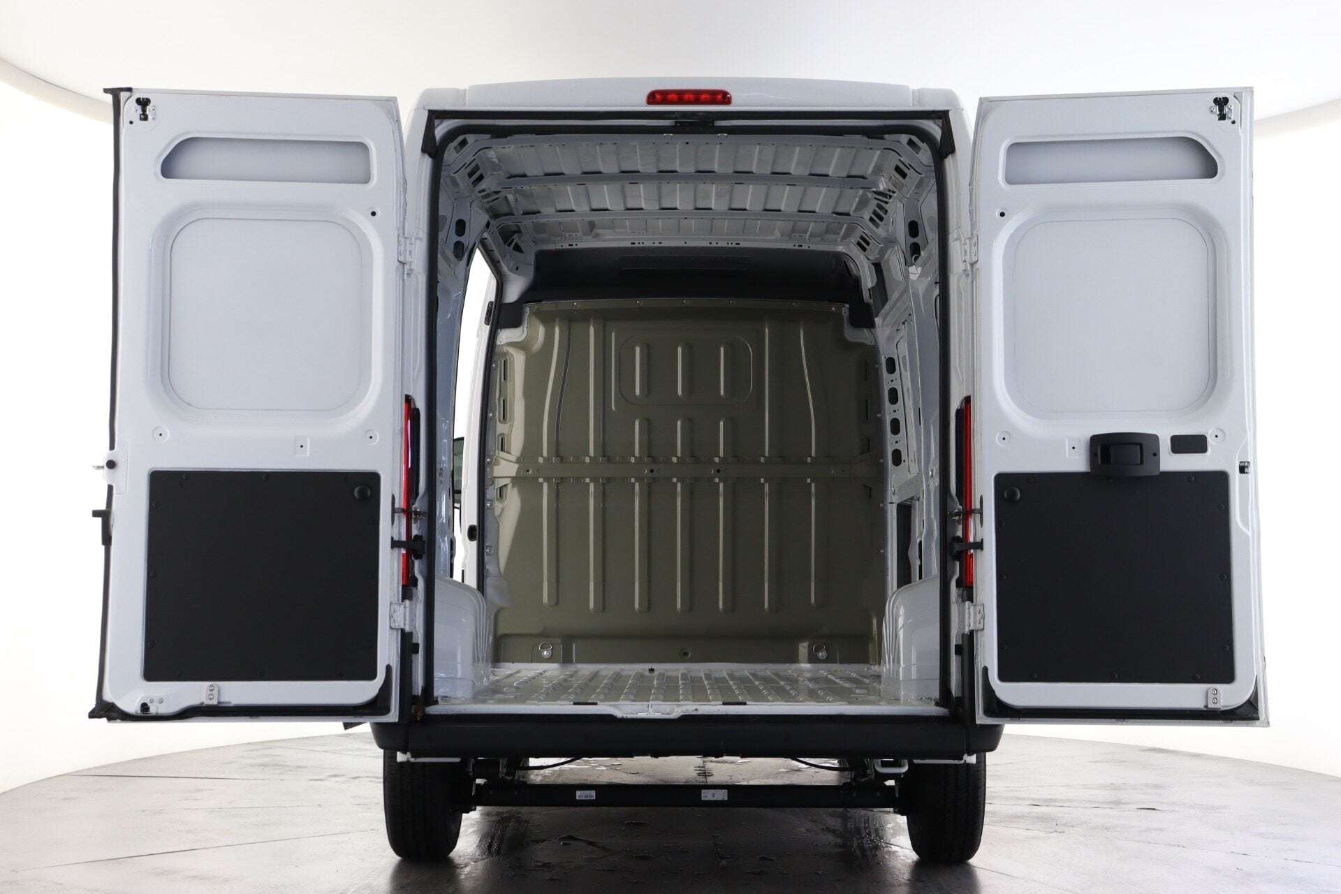 A 2026 VAUXHALL MOVANO L2H2 2.2 Turbo D 140 Prime A 2026 VAUXHALL MOVANO L2H2 2.2 Turbo D 140 Prime