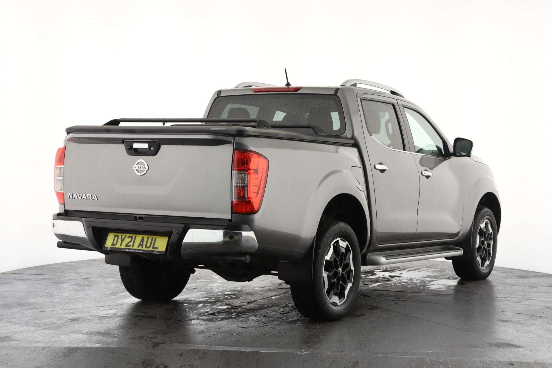 A 2021 NISSAN NAVARA Double Cab Pick Up Tekna 2.3dCi 190 TT 4WD Auto A 2021 NISSAN NAVARA Double Cab Pick Up Tekna 2.3dCi 190 TT 4WD Auto