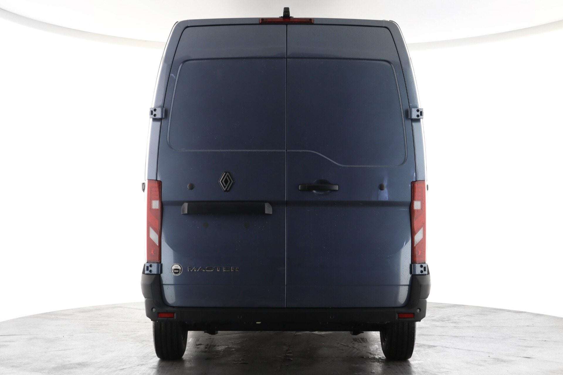 A 2026 RENAULT MASTER LM35 Blue dCi 150 Advance Auto + Rear Camera A 2026 RENAULT MASTER LM35 Blue dCi 150 Advance Auto + Rear Camera
