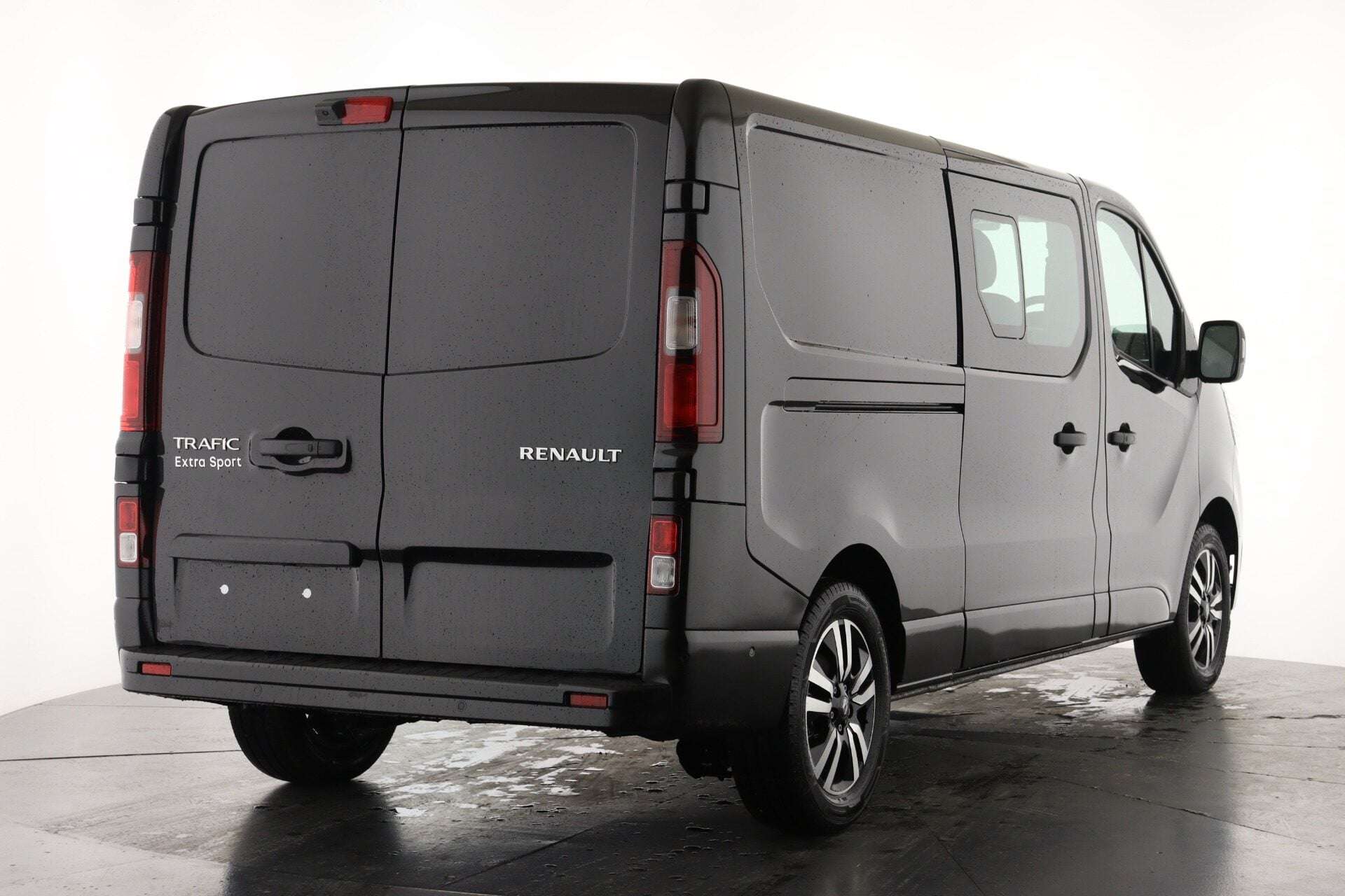 A 2026 RENAULT TRAFIC LL30 Blue dCi 150 Extra Sport Crew Van A 2026 RENAULT TRAFIC LL30 Blue dCi 150 Extra Sport Crew Van